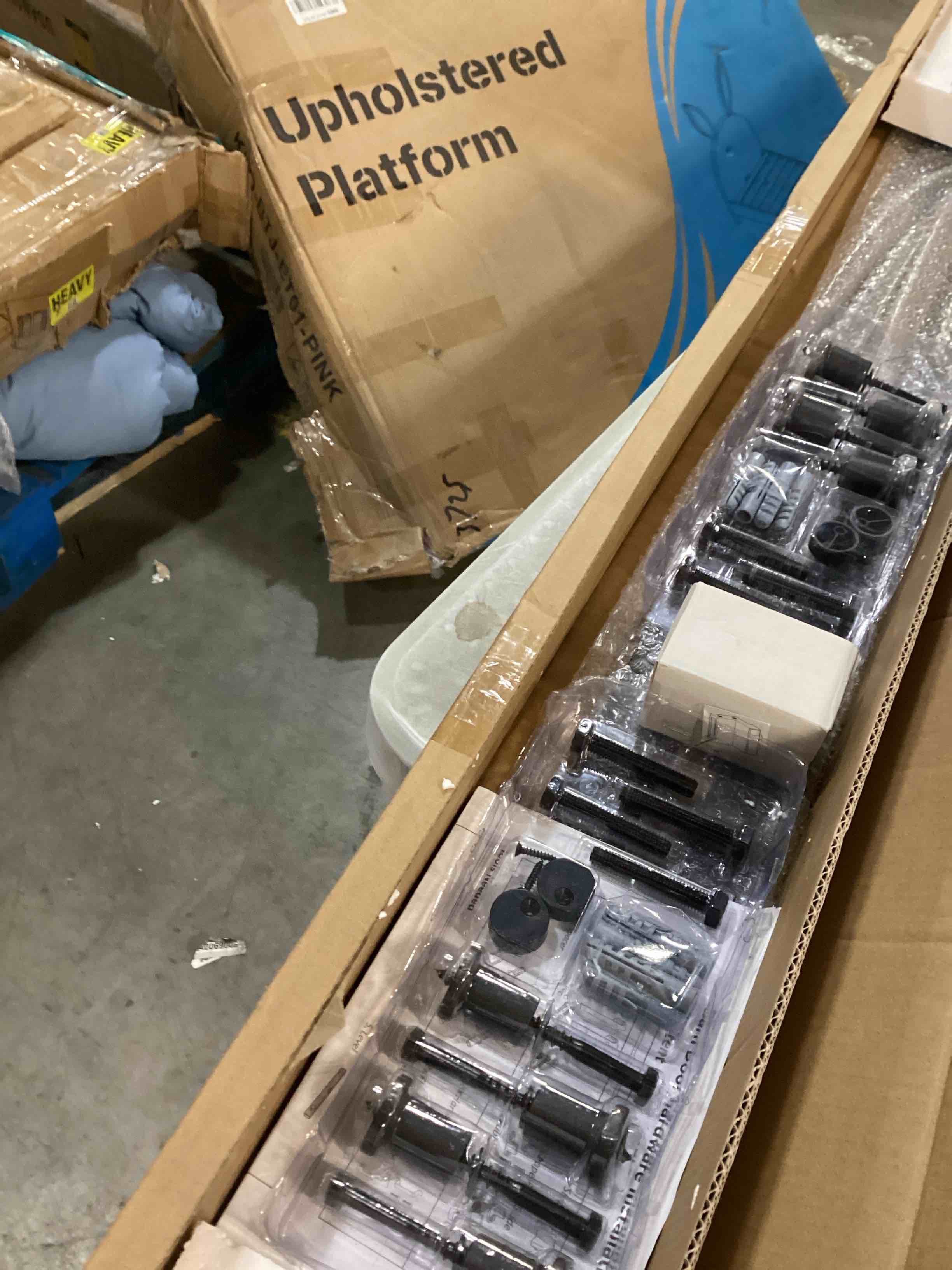 https://s3.amazonaws.com/lotting-images-prod/bidfta/BRN2541365_1758025671467.jpeg