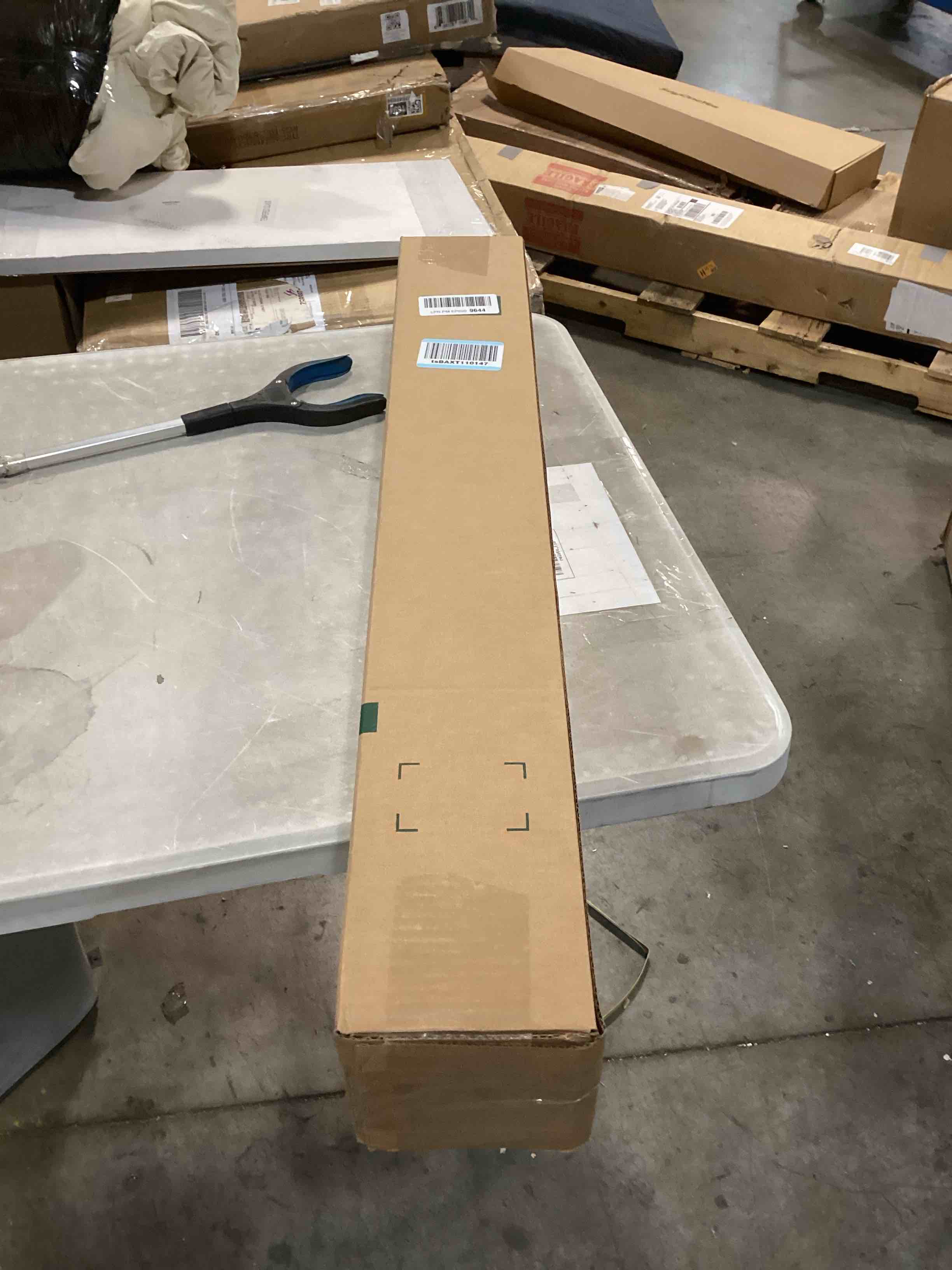 https://s3.amazonaws.com/lotting-images-prod/bidfta/BRN2557212_1760382683464.jpeg