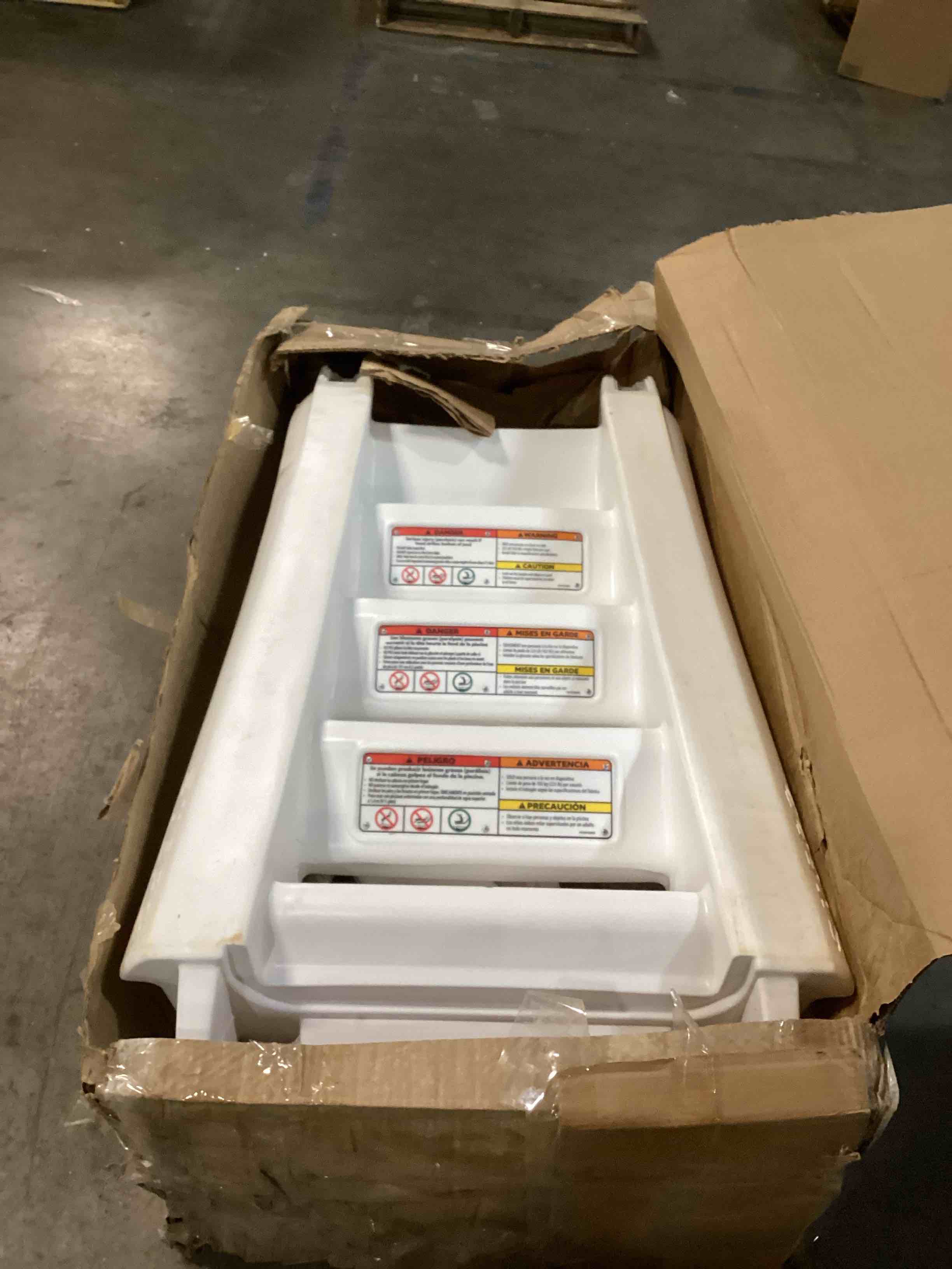 https://s3.amazonaws.com/lotting-images-prod/bidfta/BRN2557249_1760448834972.jpeg