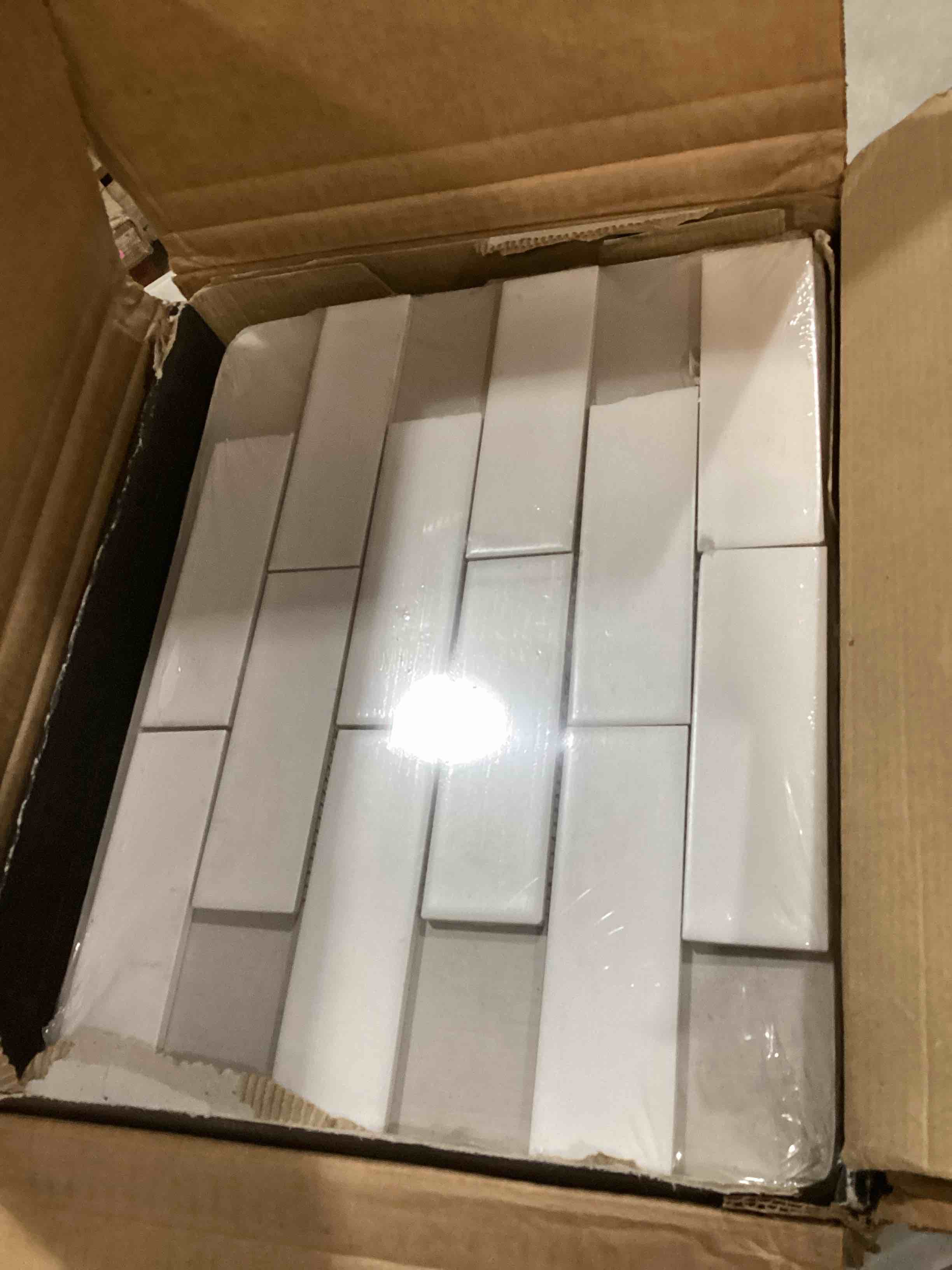https://s3.amazonaws.com/lotting-images-prod/bidfta/BRN2557314_1760548679371.jpeg
