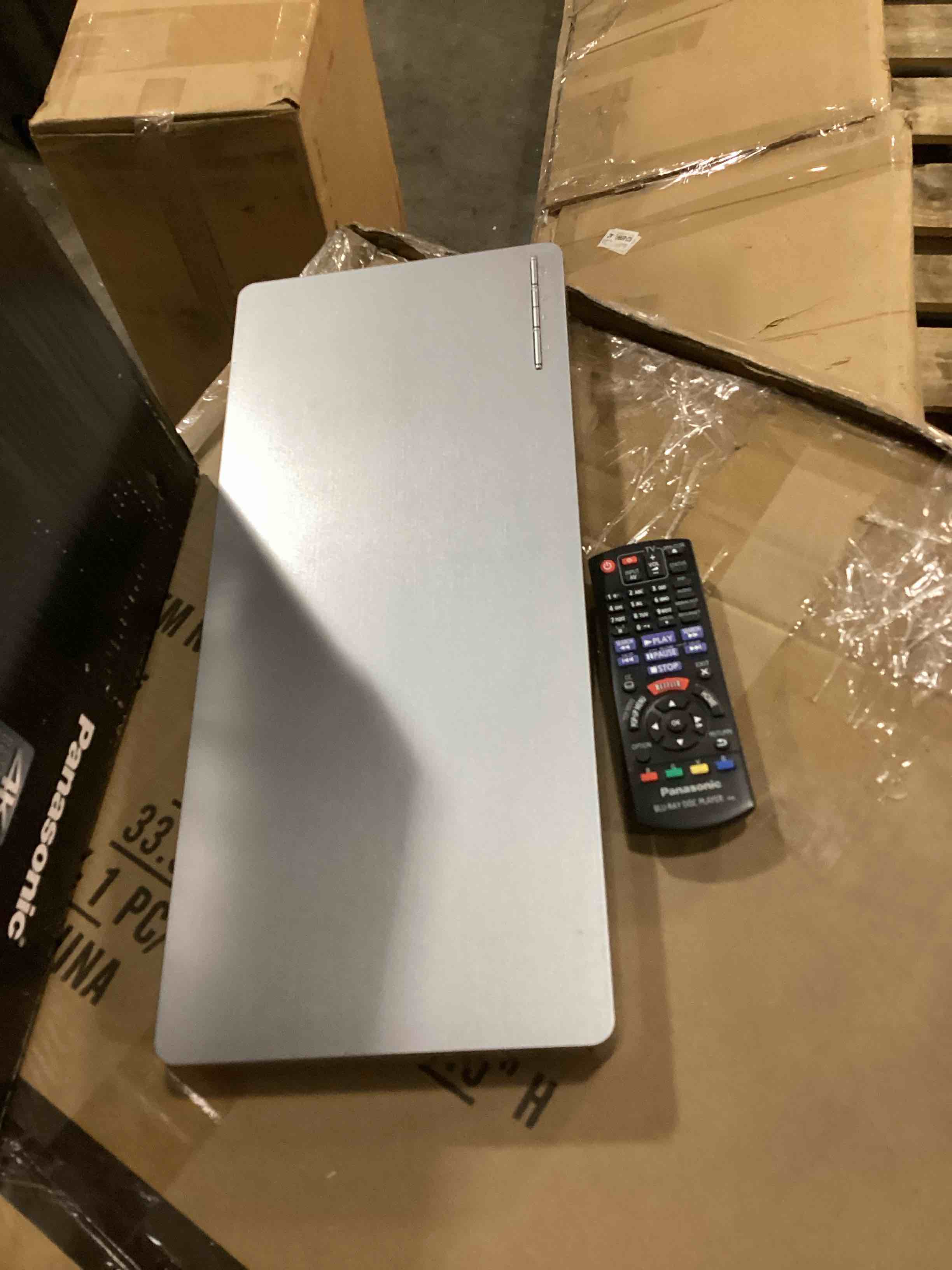 https://s3.amazonaws.com/lotting-images-prod/bidfta/BRN2557329_1760552744759.jpeg