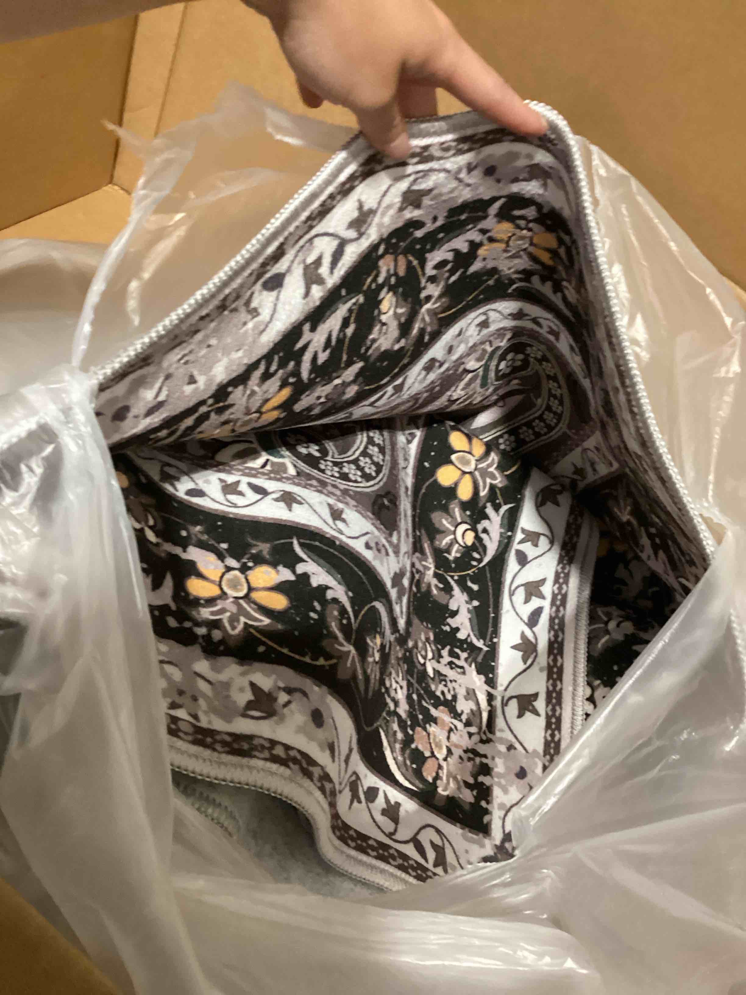 Condition photo showing Good Condition for rushuffy 5x7 washable area rugs for bedroom, vintage boho distressed print pattern rugs for living room, soft non-slip carpet for indoor dining room nursery farmhouse girls room, black & gold black & gold 5' x 7' (rectangular)