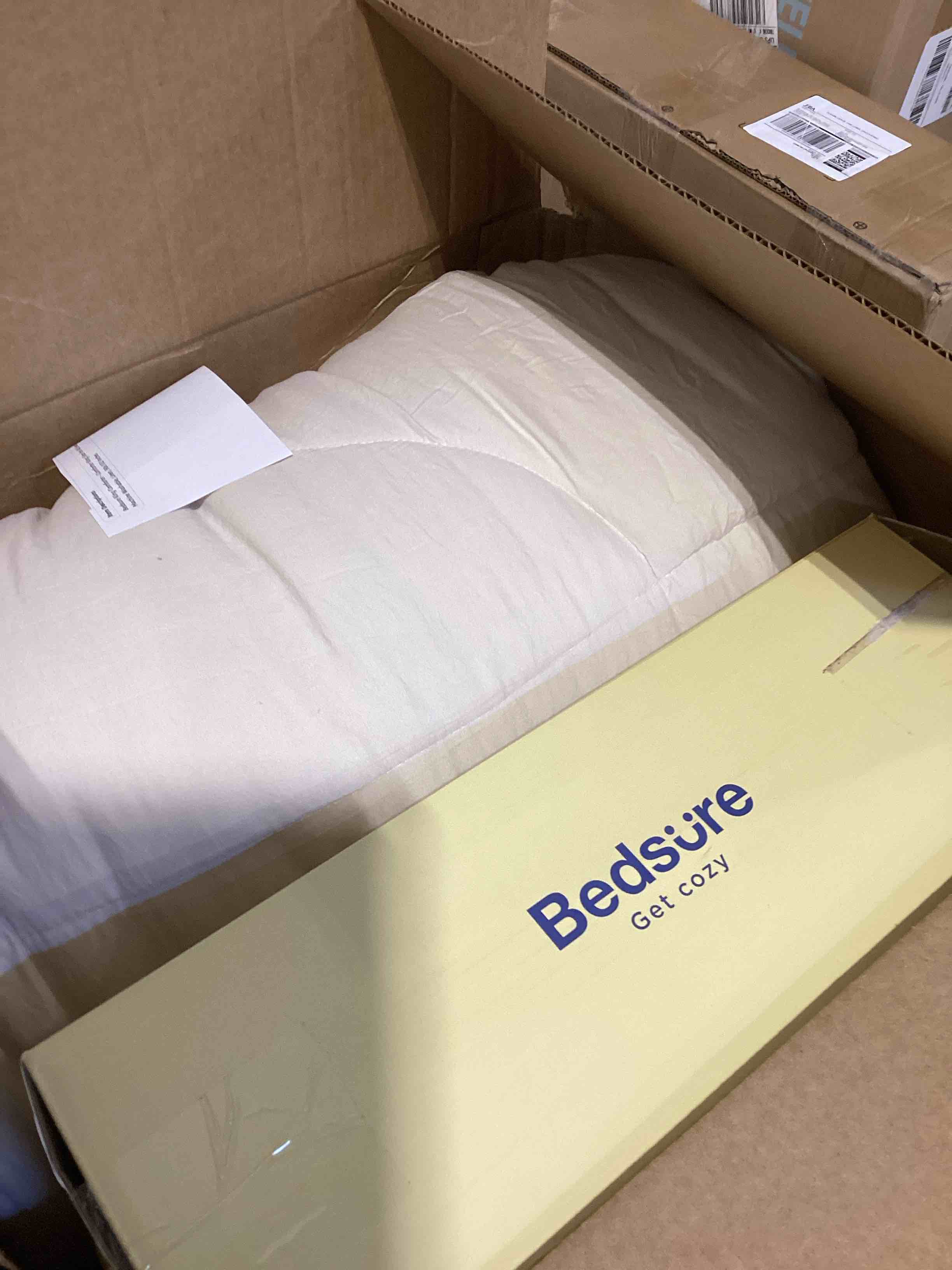 Condition photo showing Good Condition for Bedsure King Comforter - Comforter King Size for All Season, Ultra-Soft Down Alternative & Prewashed Duvet Insert with 4 Tabs - Machine Washable, Linen, 90x102 Inches Linen King