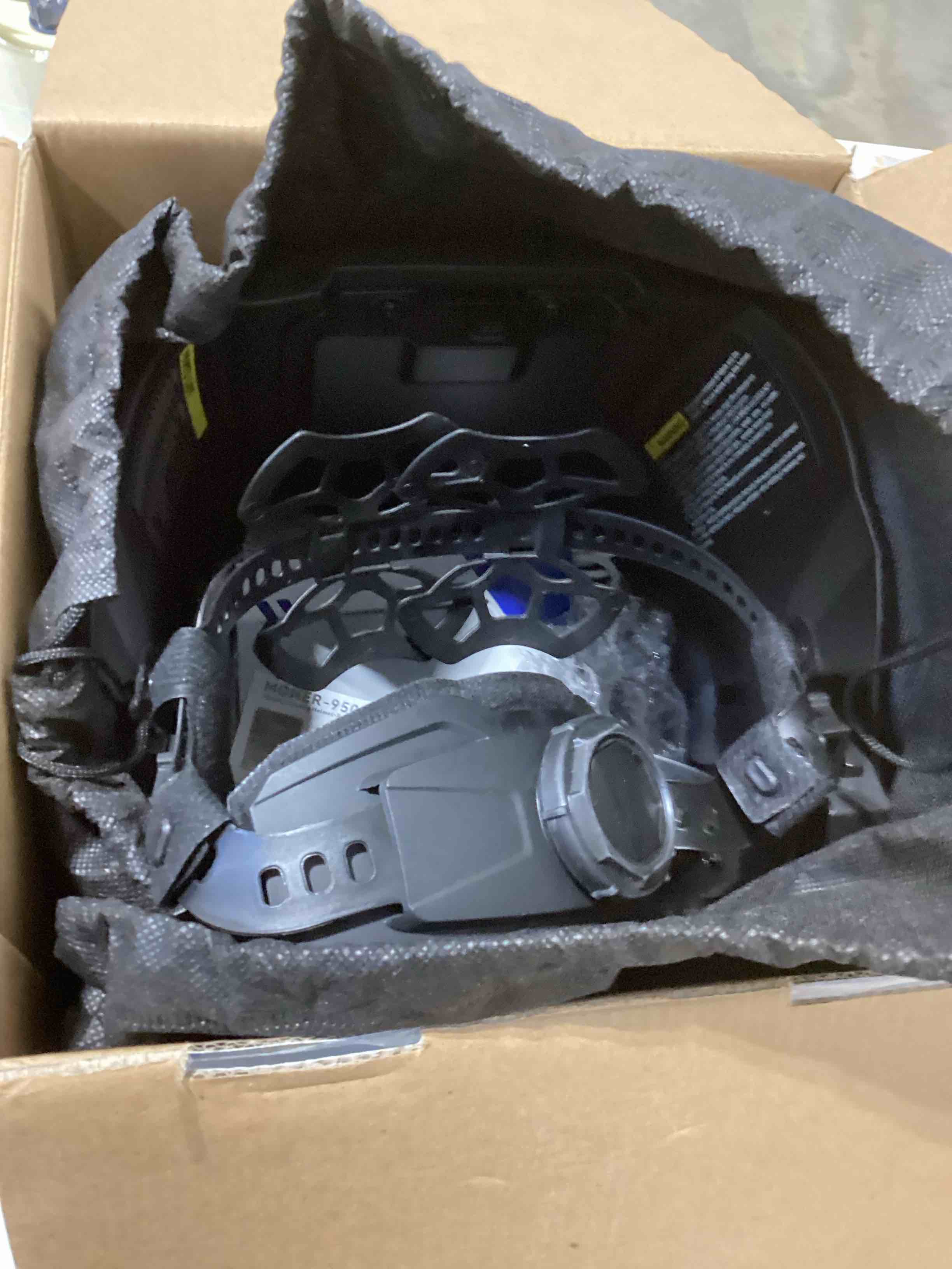 Condition photo showing Good Condition for ANDELI Welding Helmet with 4 LED Light, Panoramic Large Viewing Screen 3.94"X3.74" True Color Auto Darkening Welding Helmet, 6 Arc Sensor 4/5-9/9-13 Type-C Charging