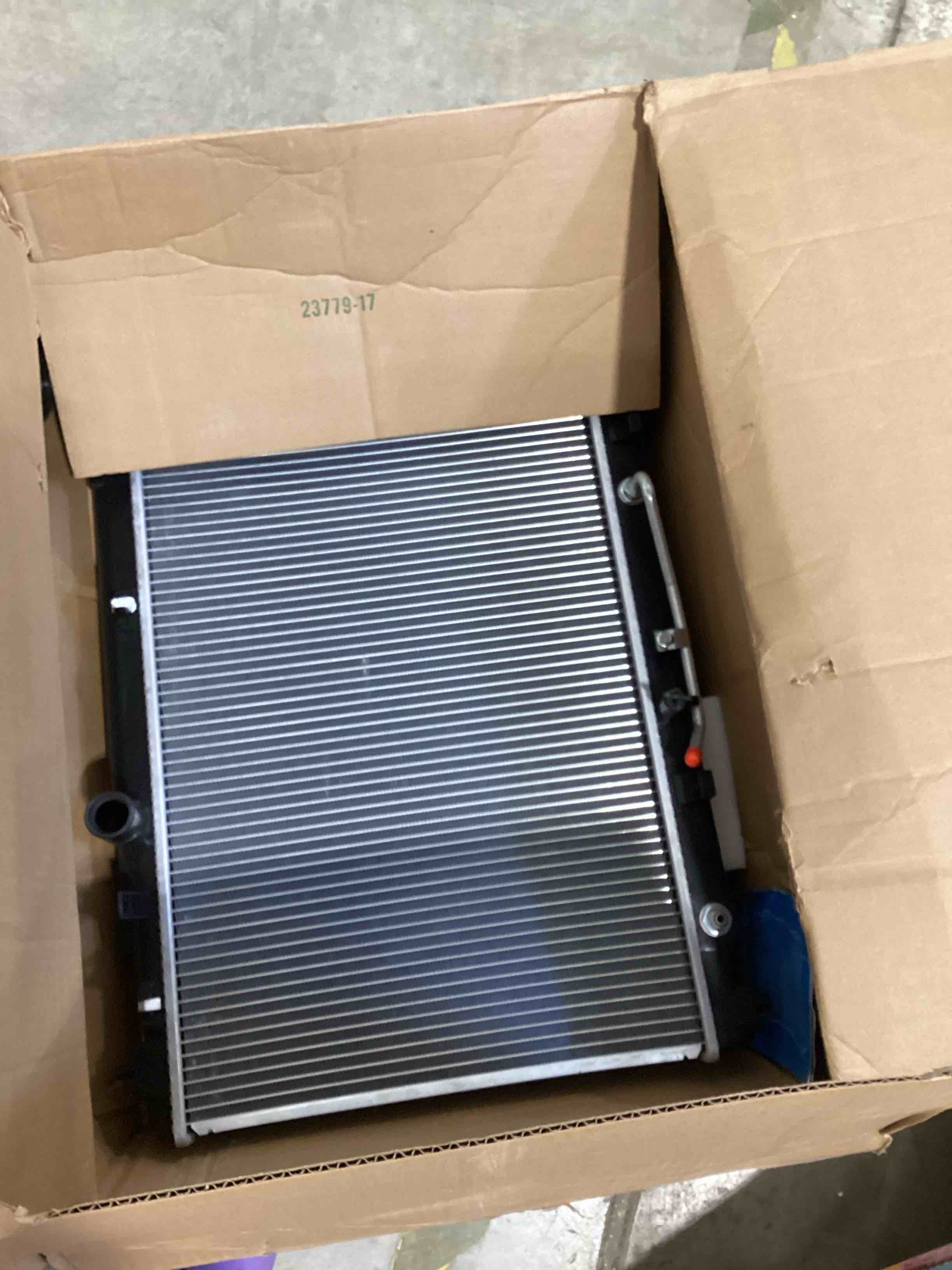 Condition photo showing Good Condition for kax cu2917 engine cooling radiator, compatible with 2007-2011 camry 2.4l, 2010-2011 camry 2.5l 2007-2009 camry 2.4l gas/fhev, 2010-2011 camry 2.4