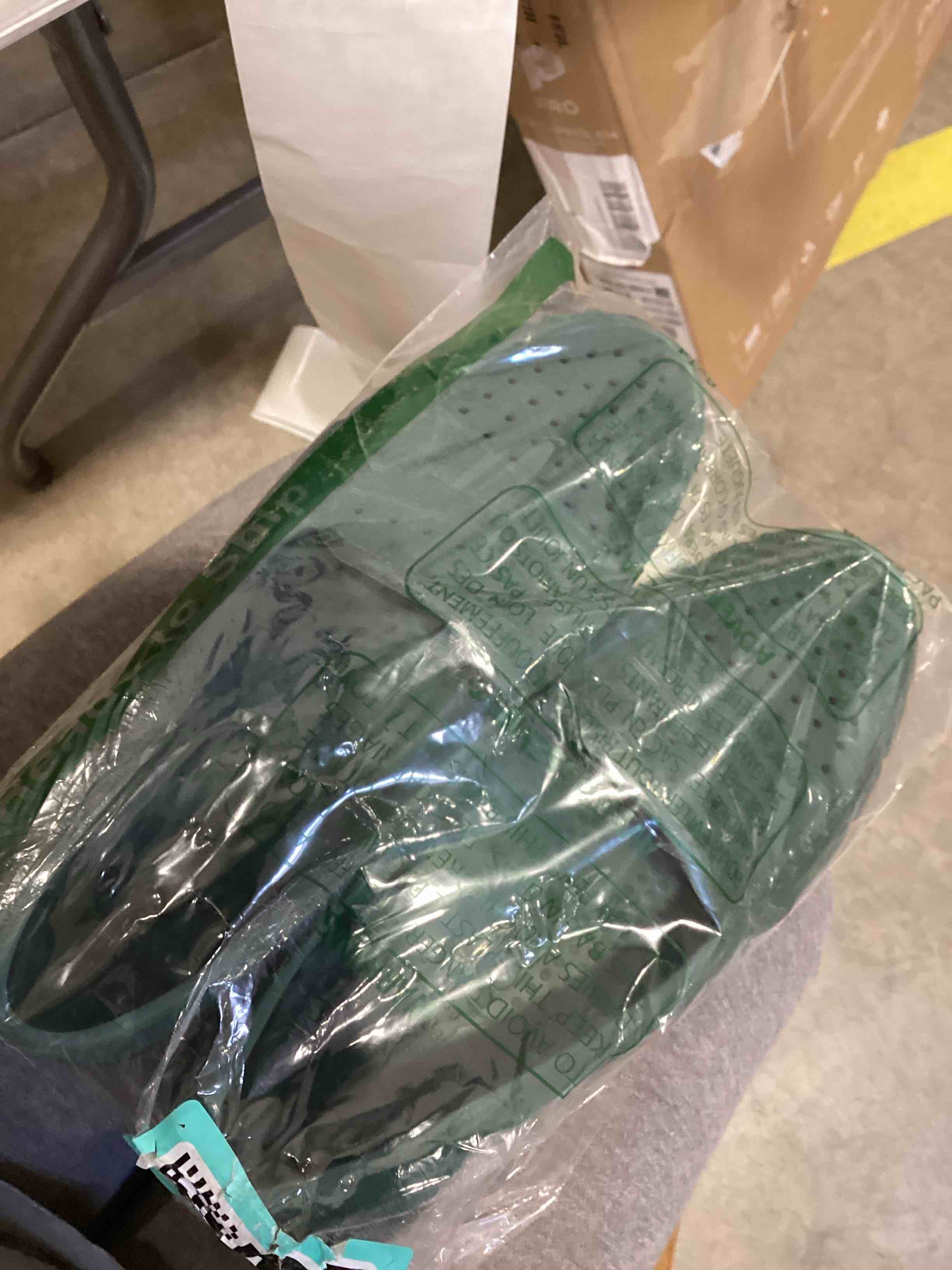 Condition photo showing Good Condition for floafers, female, posh driver faux suede, emerald vegan suede, 8, medium