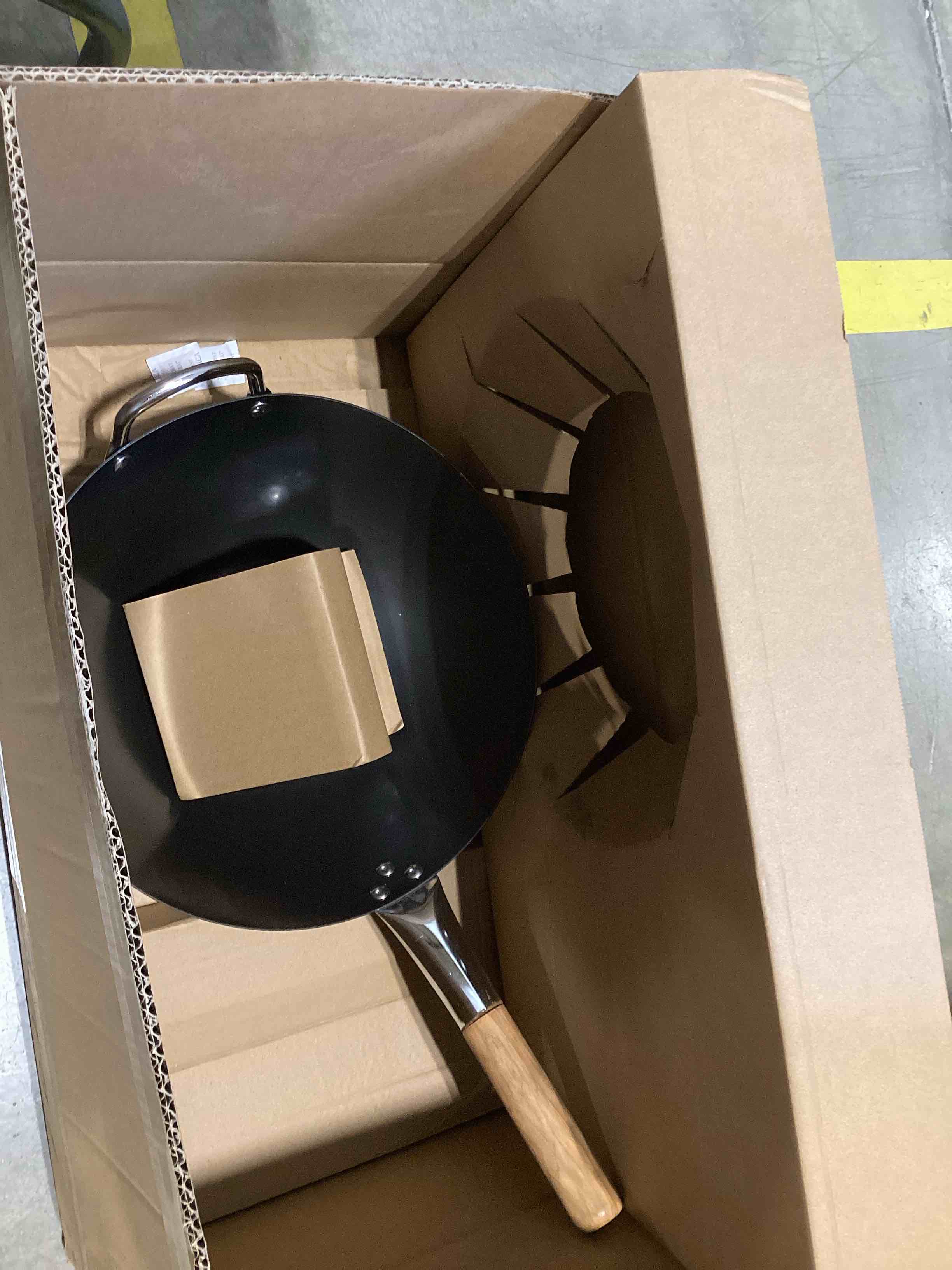 Condition photo showing Good Condition for sur la table kitchen essentials quick fire 13.5" carbon steel flat bottom wok – durable nonstick stir fry pan