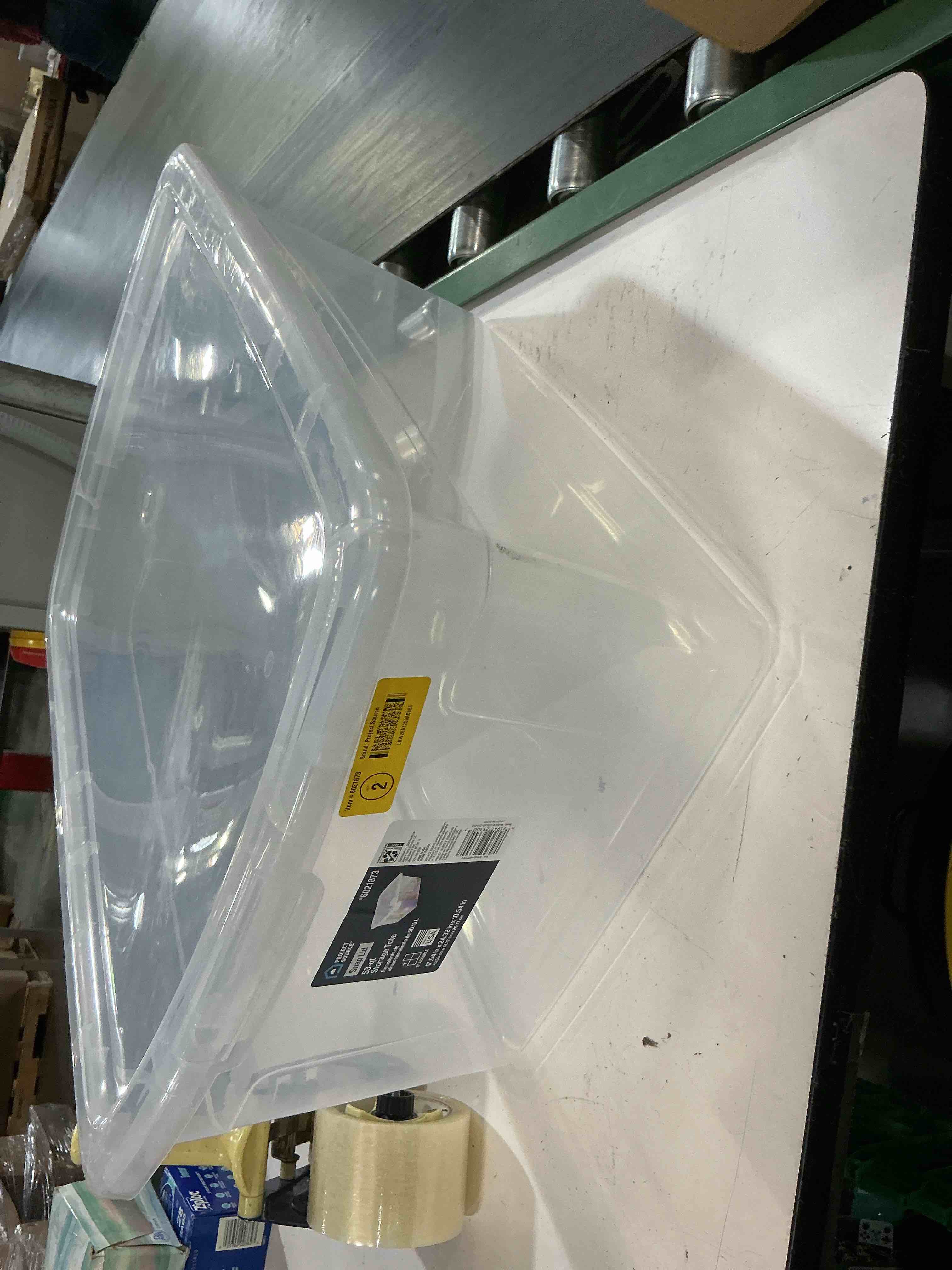 Condition photo showing Good Condition for clear tote clear lid