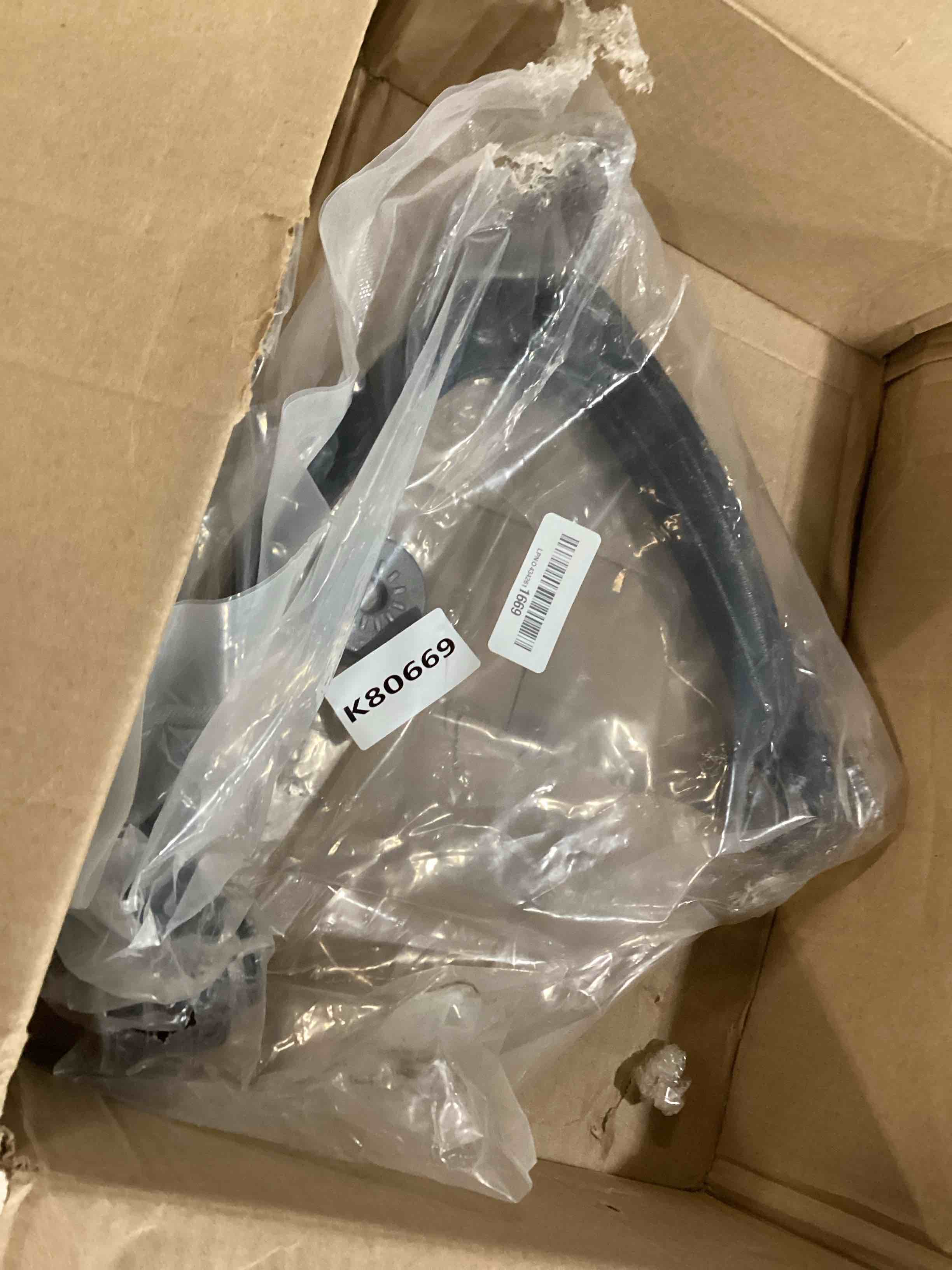 Condition photo showing Good Condition for 2-4" lift front upper control arm for 2014-2018 chevy silverado 1500 & gmc sierra 1500,2015-2020 chevy suburban 1500, tahoe, yukon, yukon xl, 2007-2013 chevy avalanche 1 piece