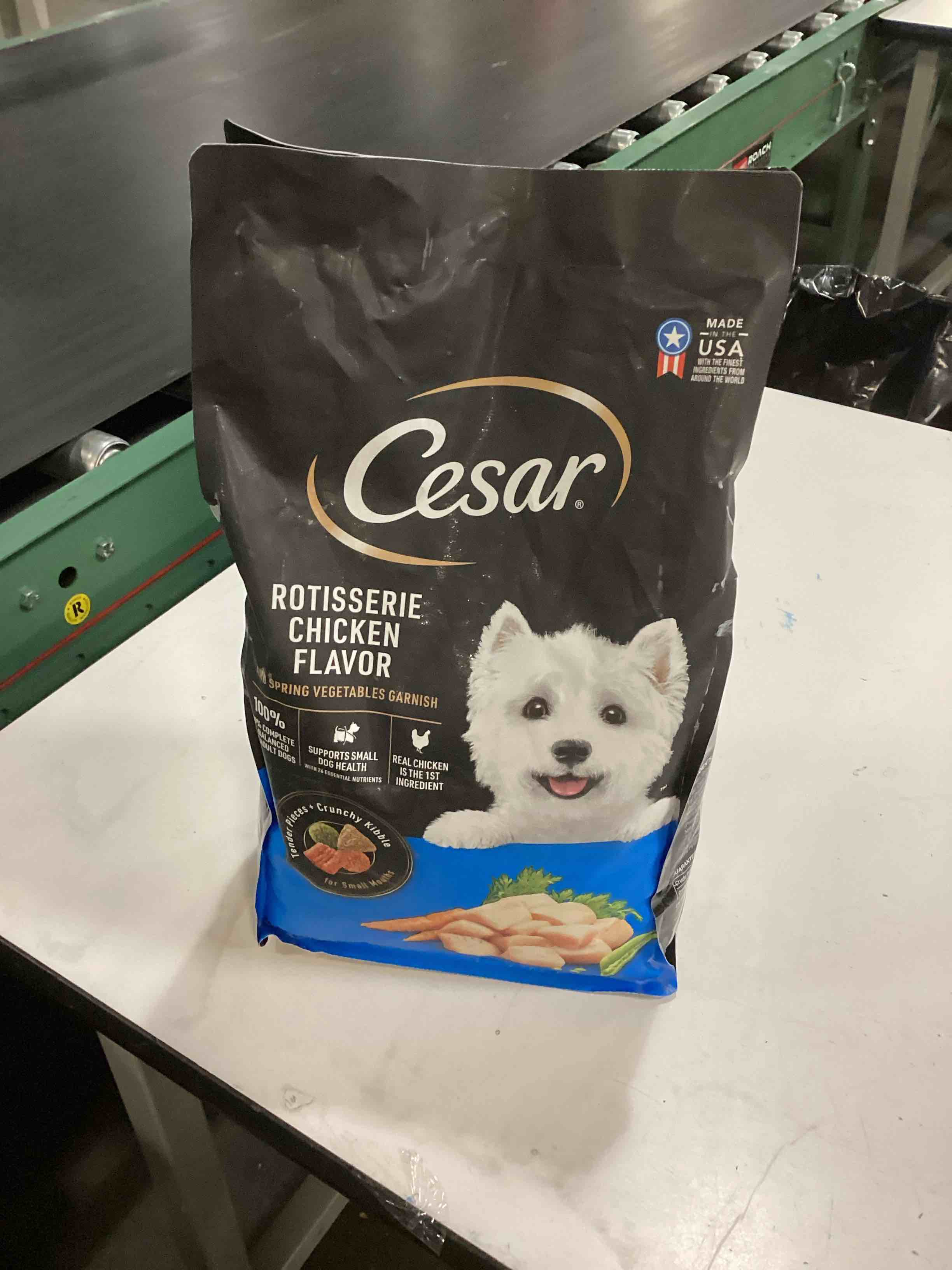 Condition photo showing New/Like New for ((bb:04/22/27))cesar rotisserie chicken, carrot, pea and vegetable flavor small breed dry dog food - 5lbs