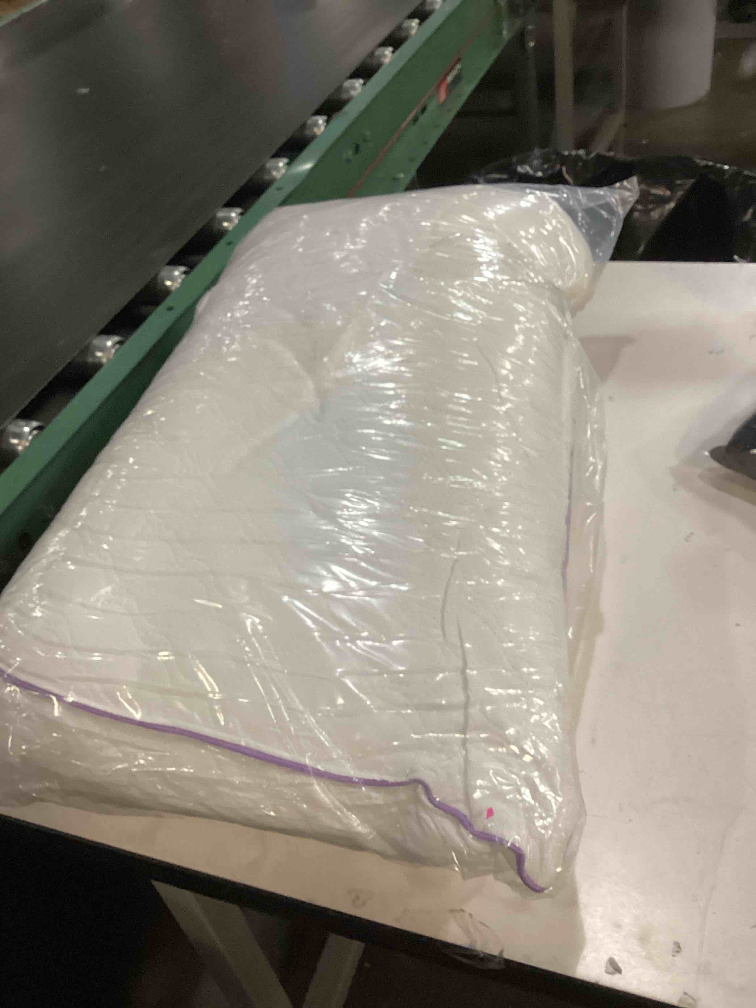 Condition photo showing Good Condition for ((similar))globon luxury feather down pillow king size,medium firm gusseted bed pillows for sleeping, hotel collection fluffy pillow, 18"x34", pack of 1