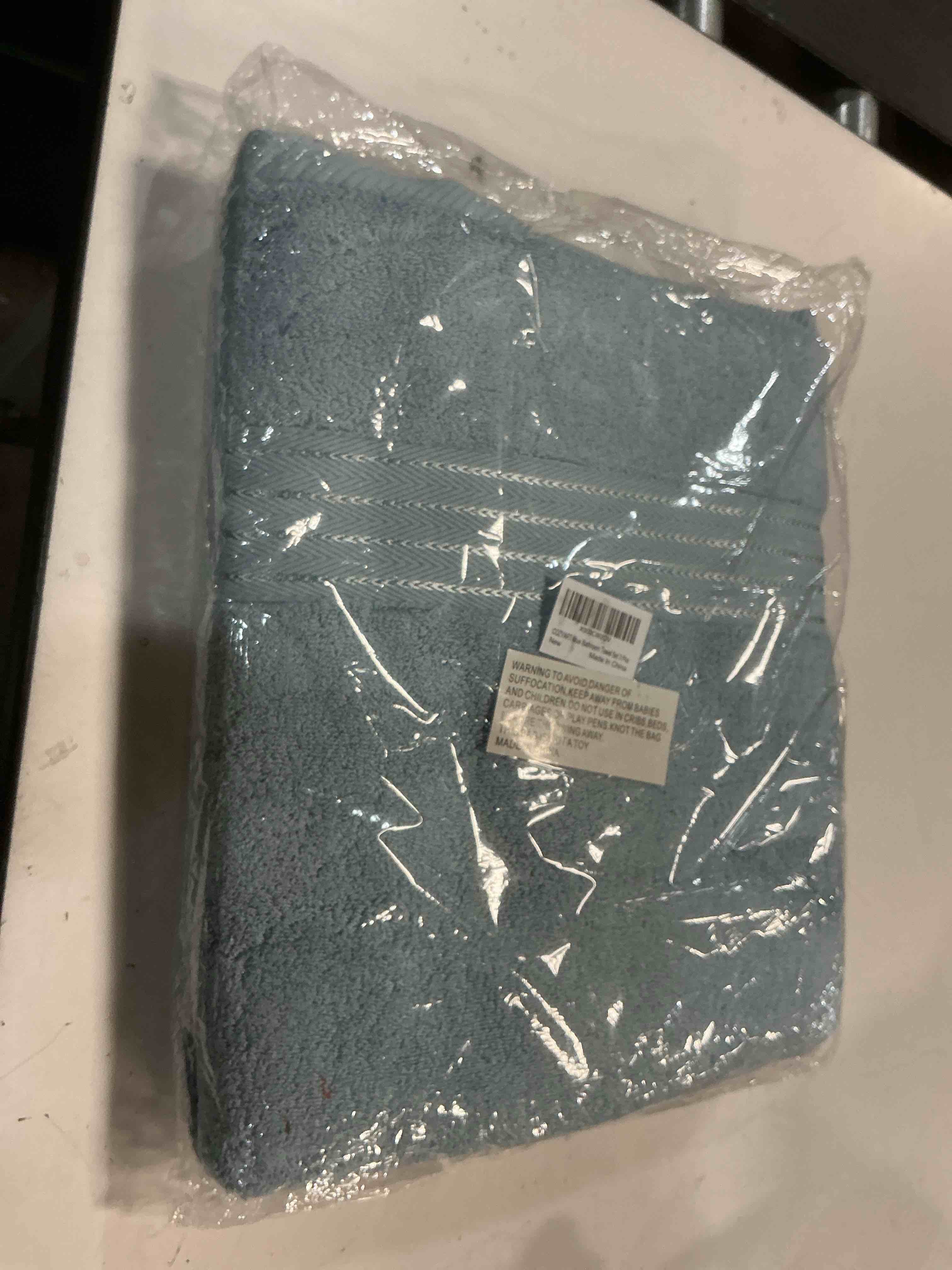 Condition photo showing New/Like New for cozyart light blue luxury bath towels set, turkish cotton hotel large bath towels bulk for bathroom, thick bathroom towels set of 3 with 1 bath towel, 1 hand towel, 1 washcloth, 650 gsm