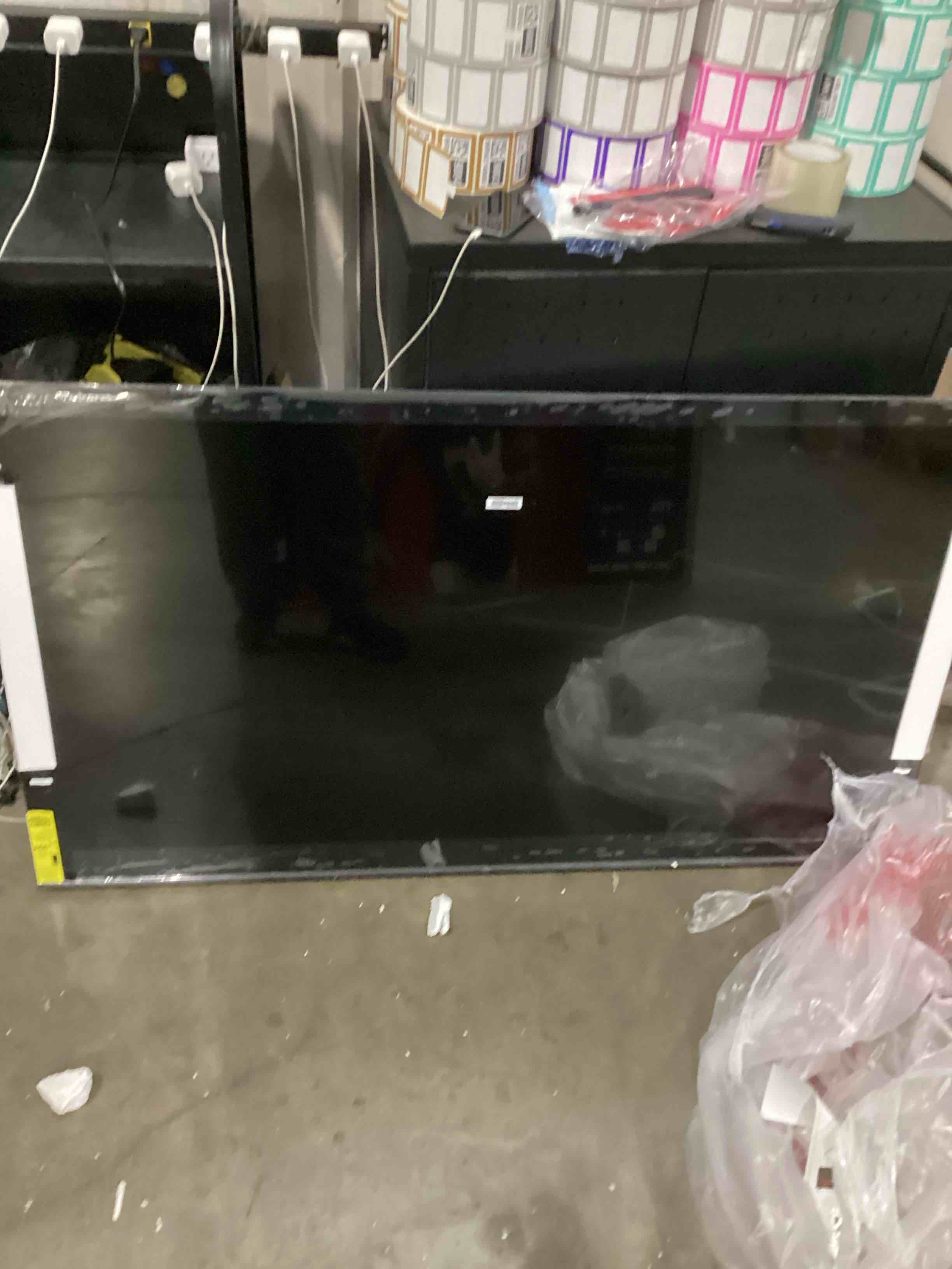 https://s3.amazonaws.com/lotting-images-prod/bidfta/BRN2728009_1744817369813.jpeg