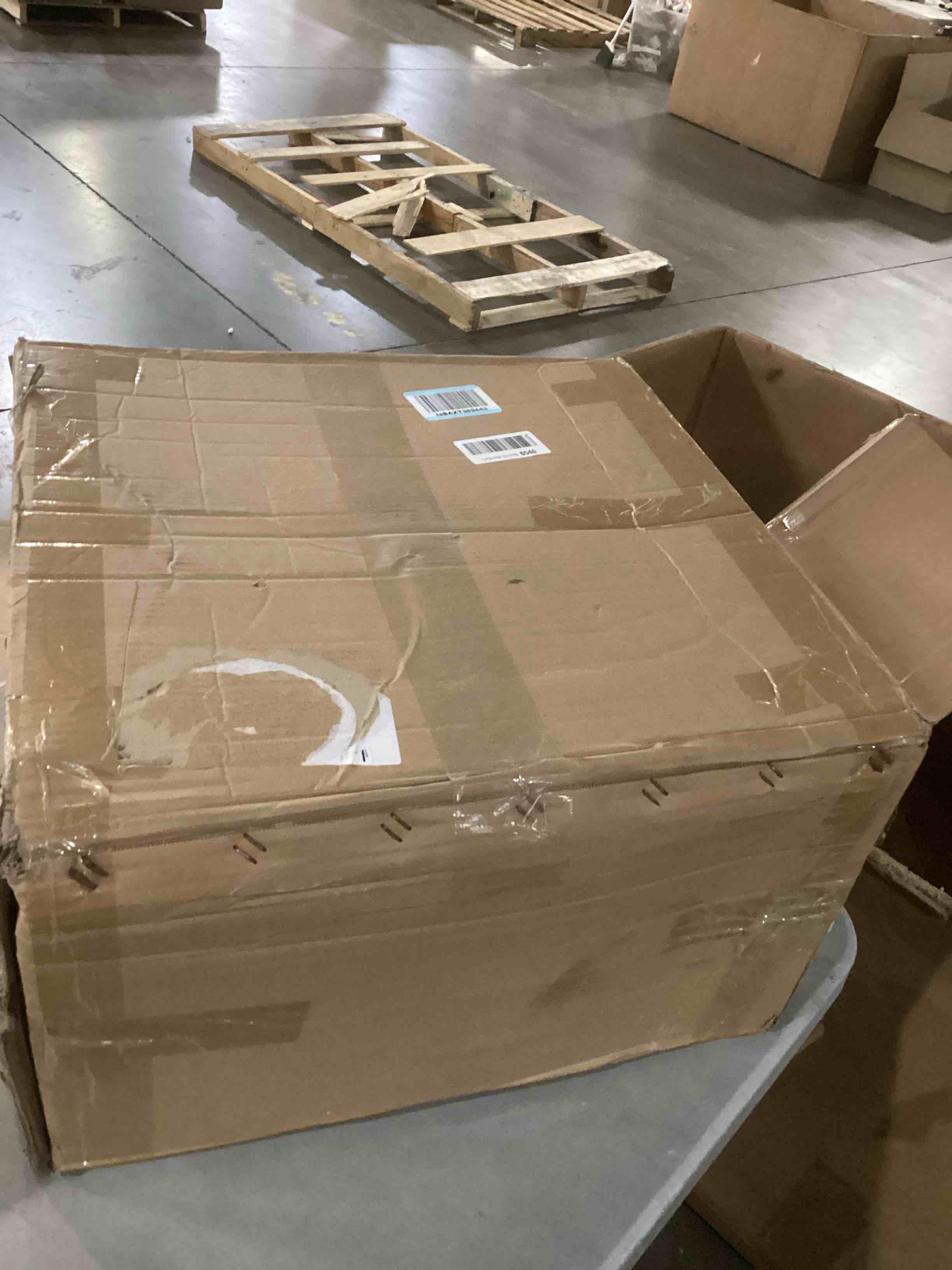 https://s3.amazonaws.com/lotting-images-prod/bidfta/BRN2728652_1745502448110.jpeg