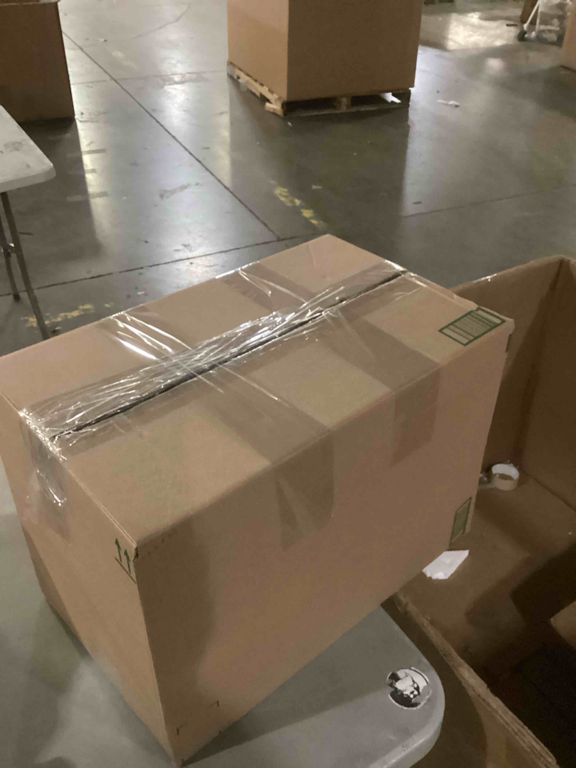 https://s3.amazonaws.com/lotting-images-prod/bidfta/BRN2728754_1745520792994.jpeg