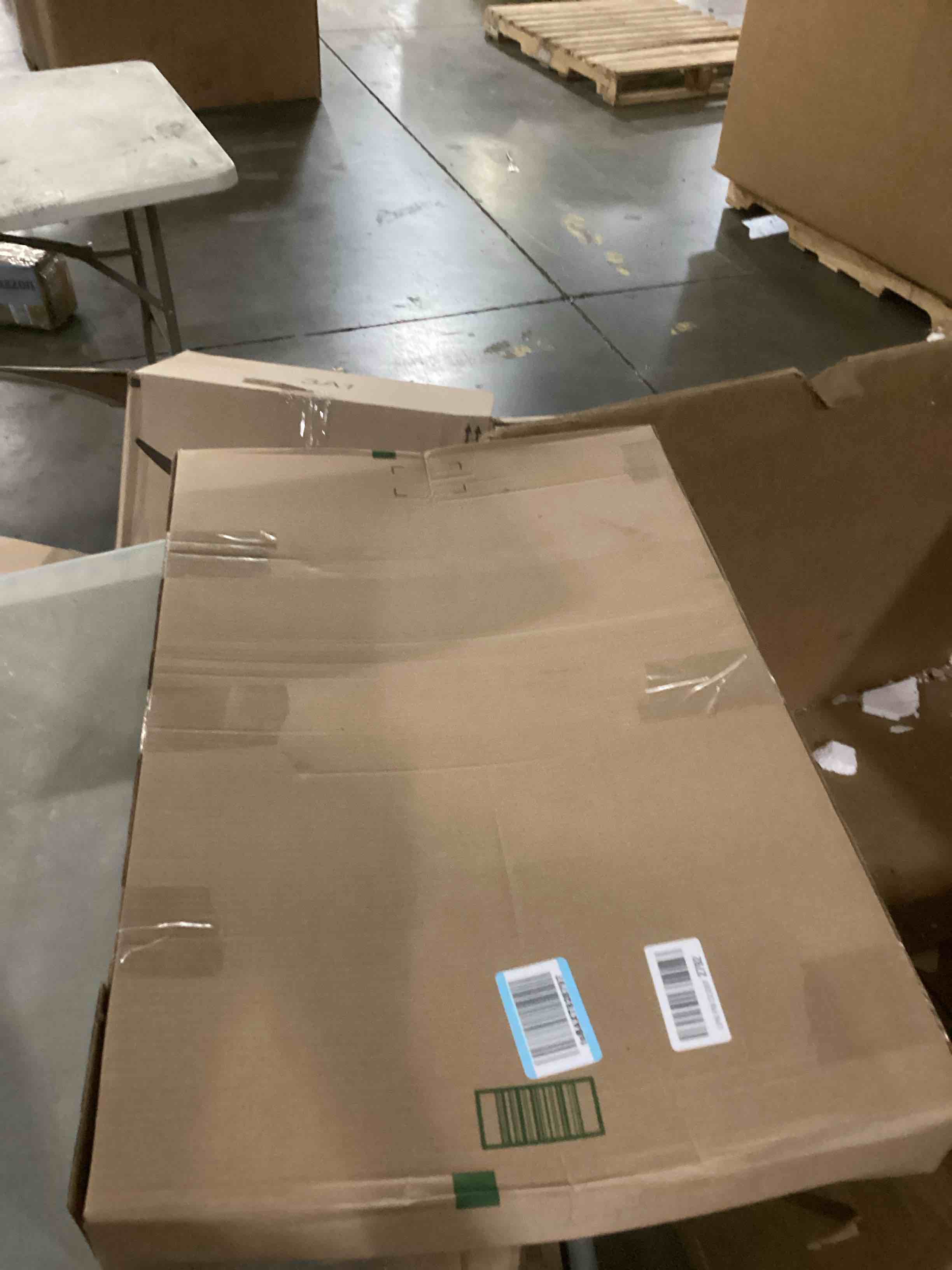 https://s3.amazonaws.com/lotting-images-prod/bidfta/BRN2728923_1745850443809.jpeg