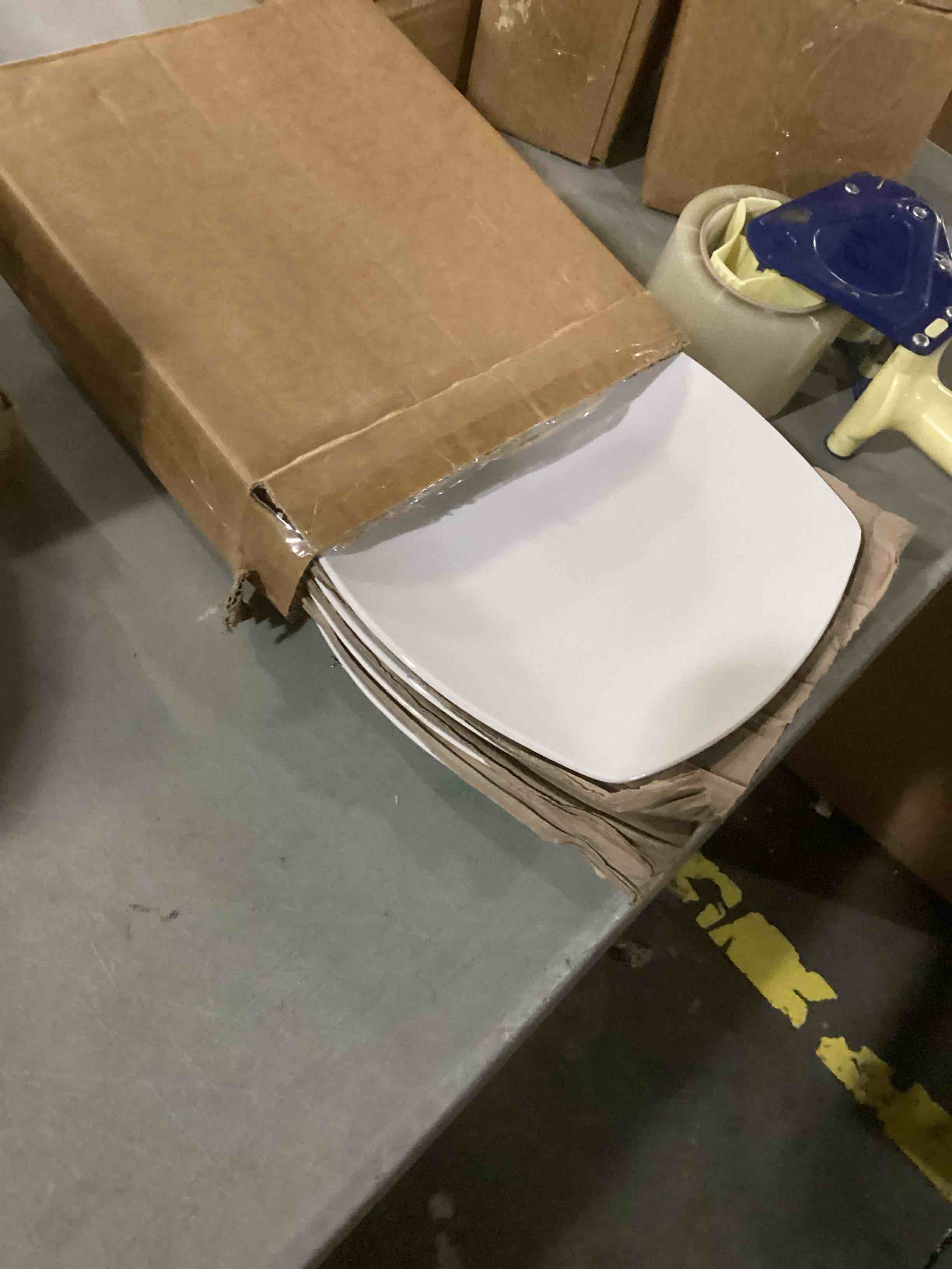 https://s3.amazonaws.com/lotting-images-prod/bidfta/BRN2729111_1746031690835.jpeg
