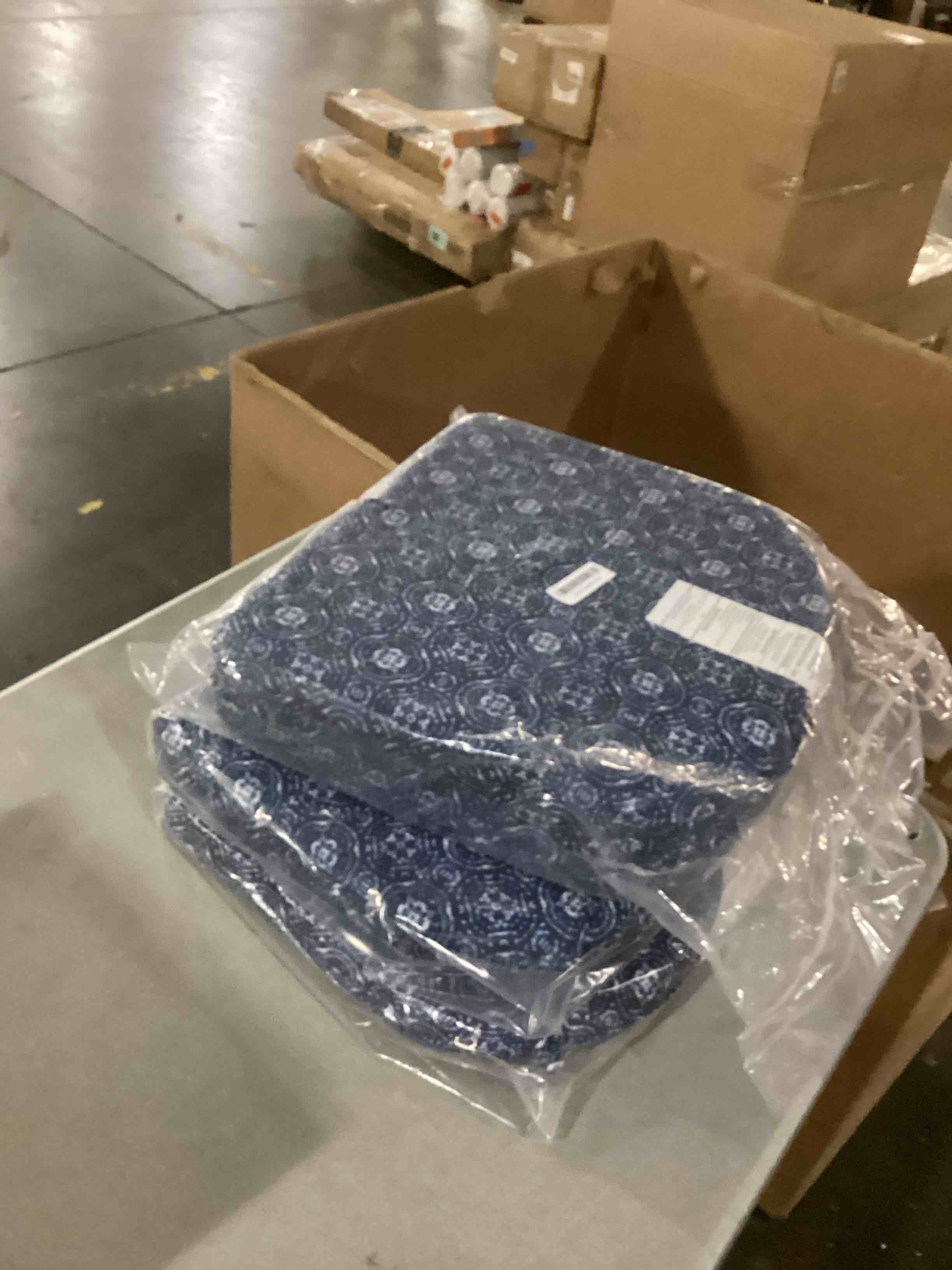 https://s3.amazonaws.com/lotting-images-prod/bidfta/BRN2729454_1746458436125.jpeg