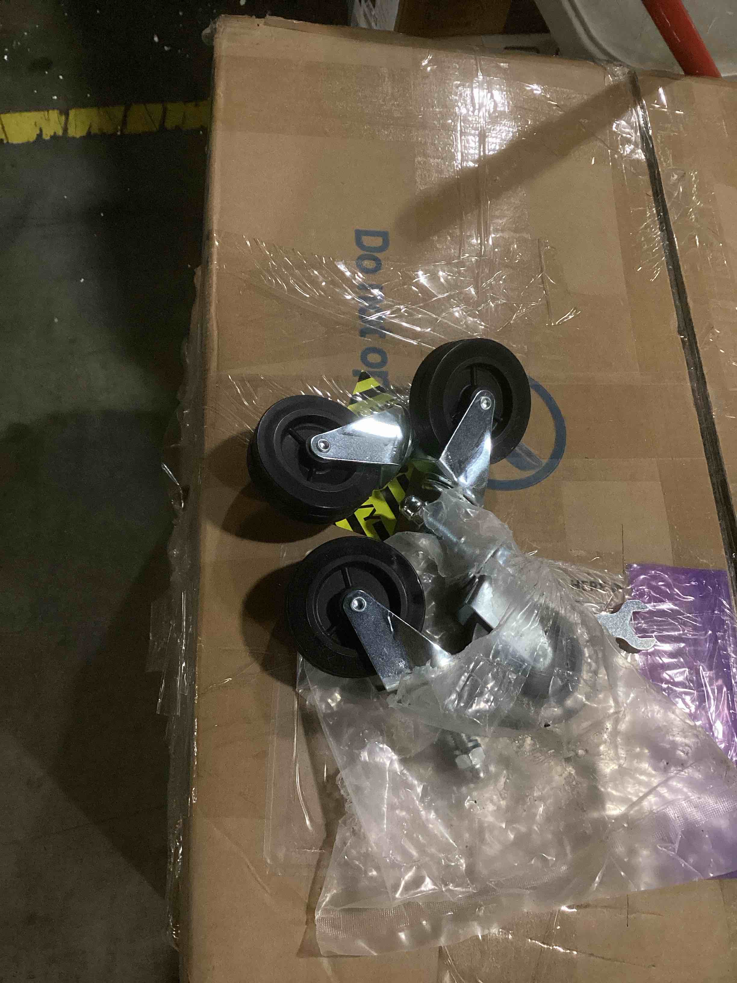 https://s3.amazonaws.com/lotting-images-prod/bidfta/BRN2729923_1747148338608.jpeg