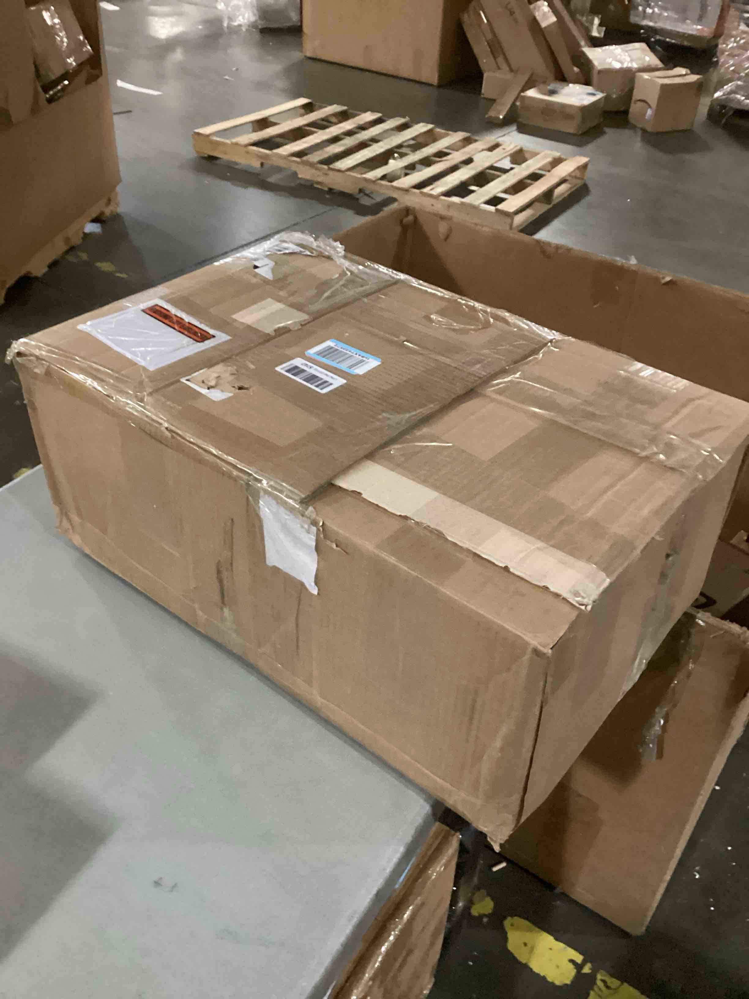 https://s3.amazonaws.com/lotting-images-prod/bidfta/BRN2730267_1747660984284.jpeg