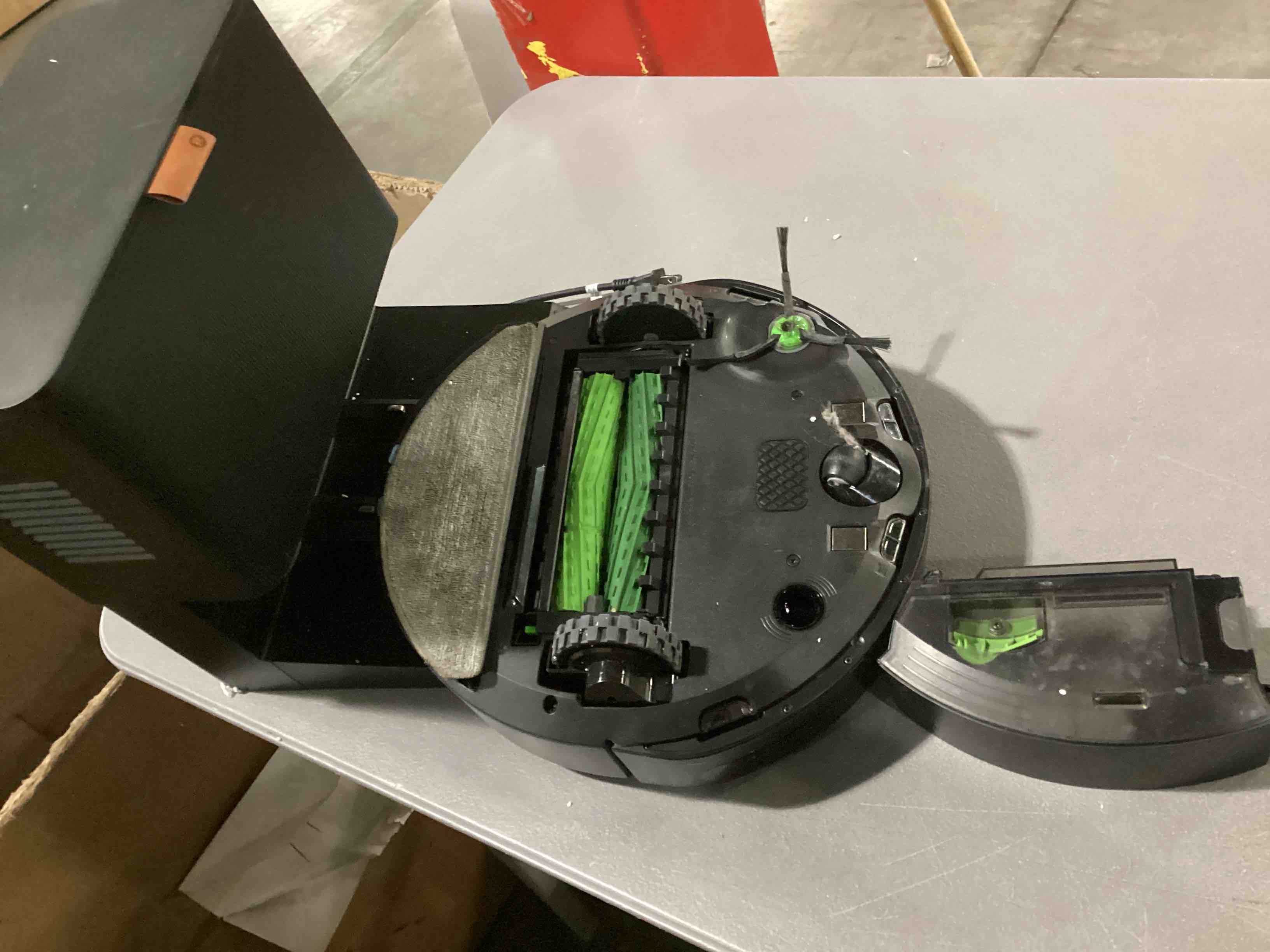 https://s3.amazonaws.com/lotting-images-prod/bidfta/BRN2731567_1746443263989.jpeg