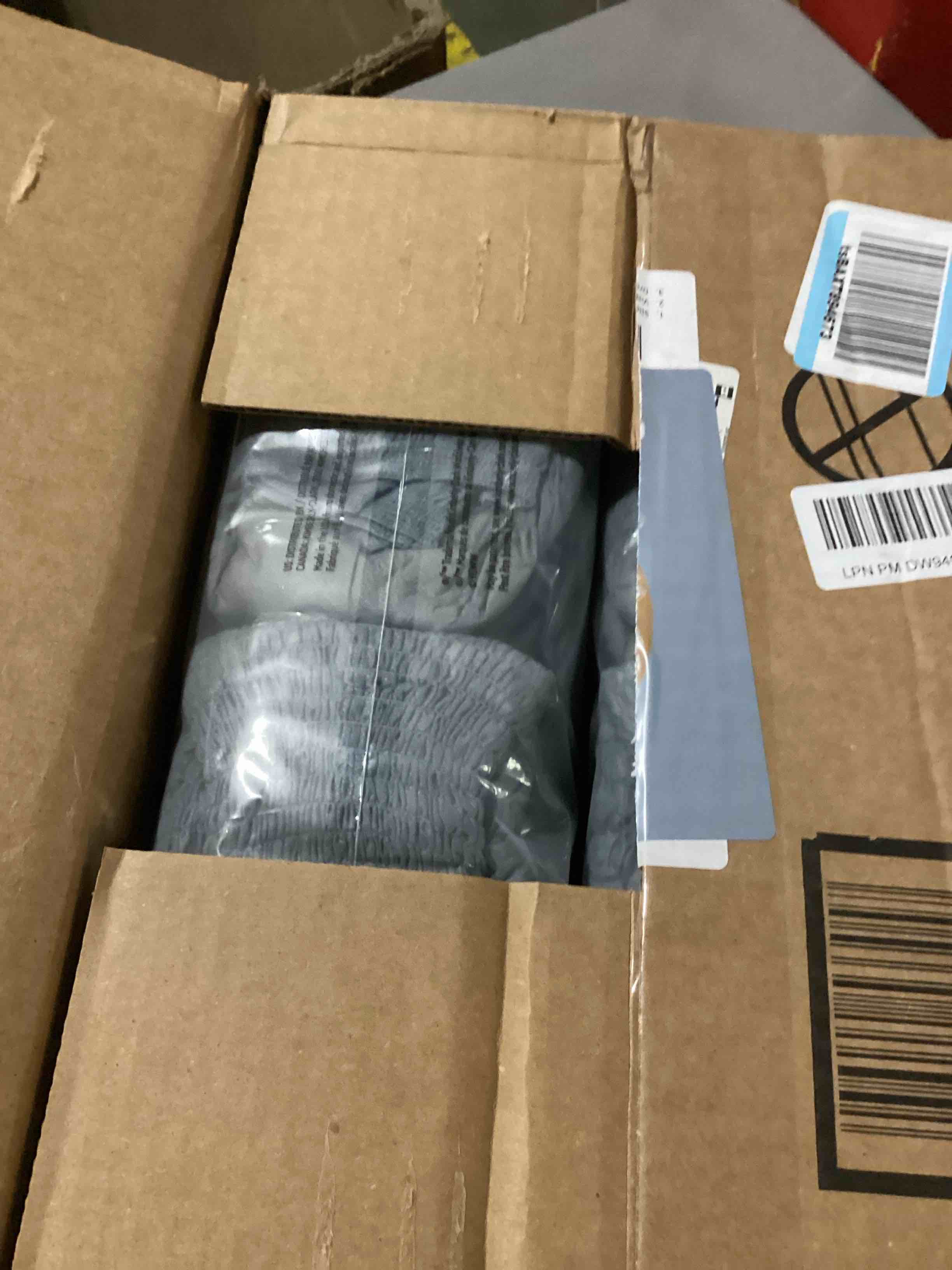 https://s3.amazonaws.com/lotting-images-prod/bidfta/BRN2731779_1746472206871.jpeg