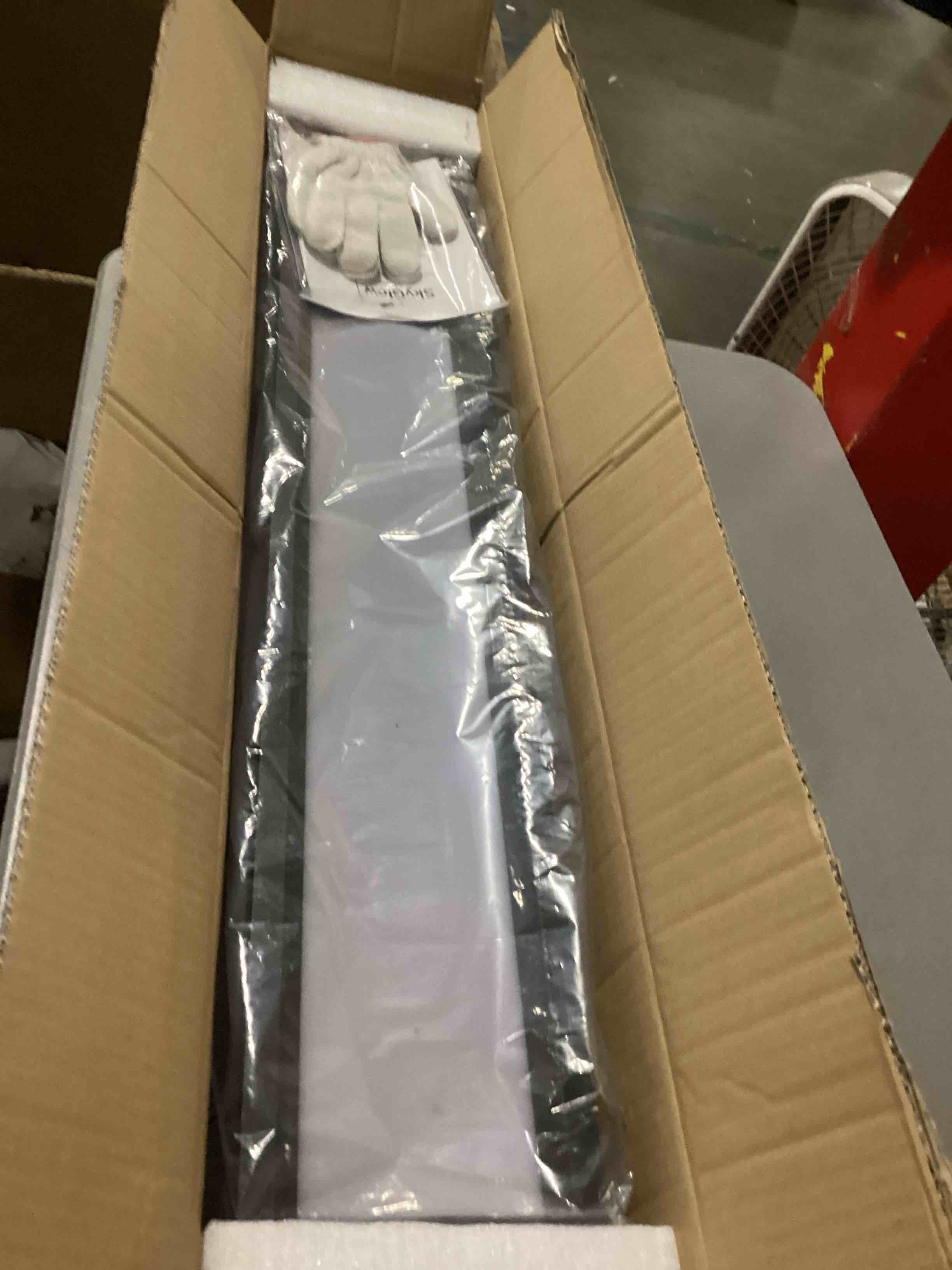 https://s3.amazonaws.com/lotting-images-prod/bidfta/BRN2731821_1746534745334.jpeg
