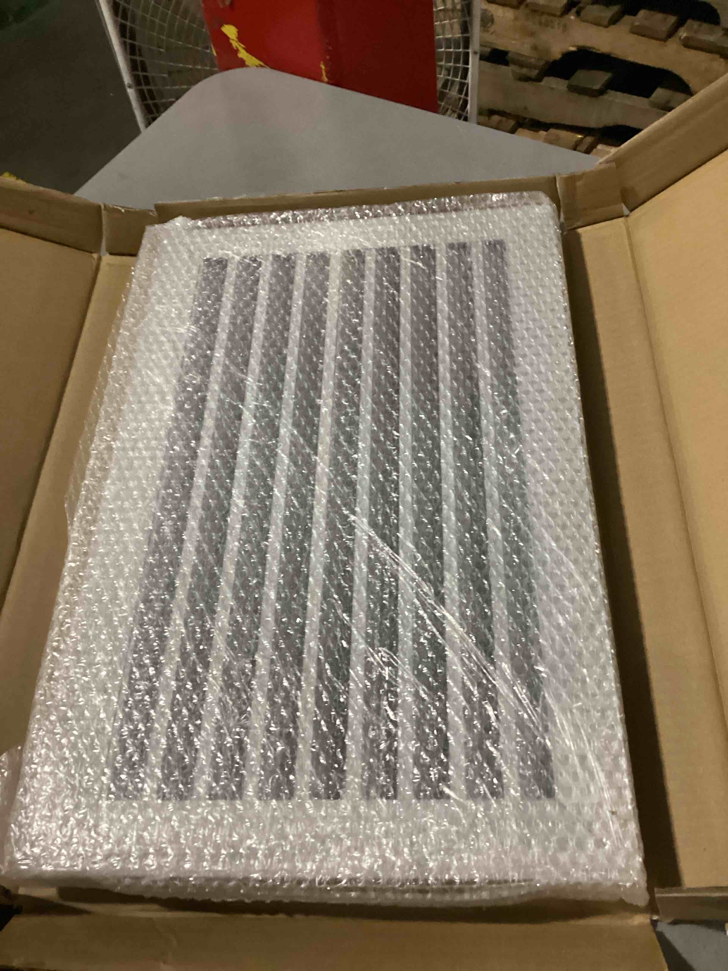 https://s3.amazonaws.com/lotting-images-prod/bidfta/BRN2731845_1746539464137.jpeg