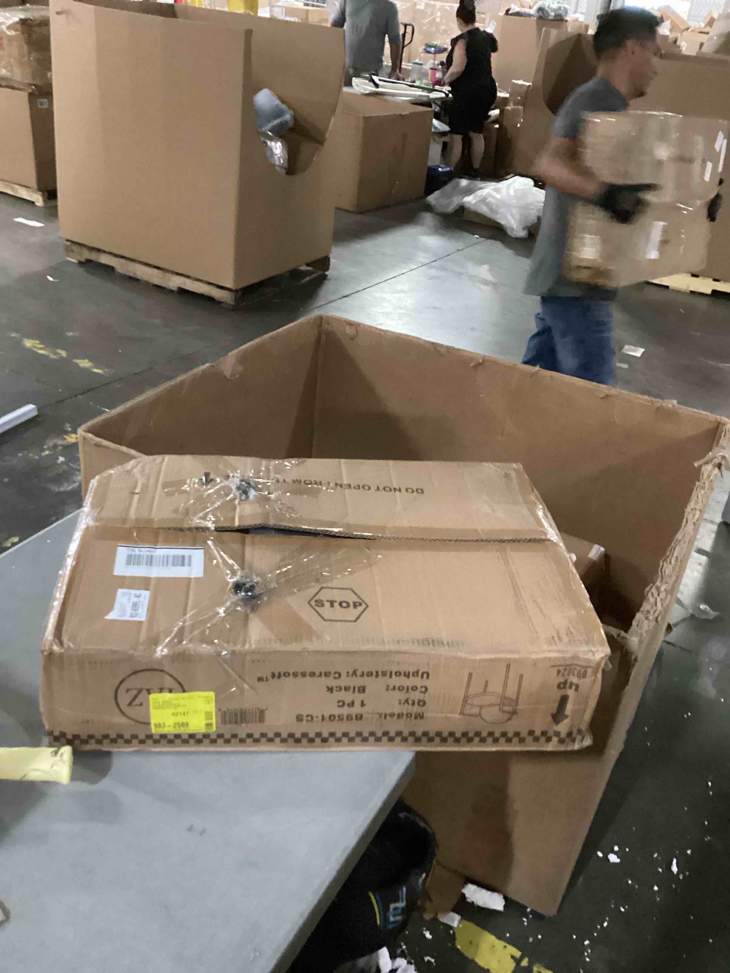 https://s3.amazonaws.com/lotting-images-prod/bidfta/BRN2737256_1749147712277.jpeg