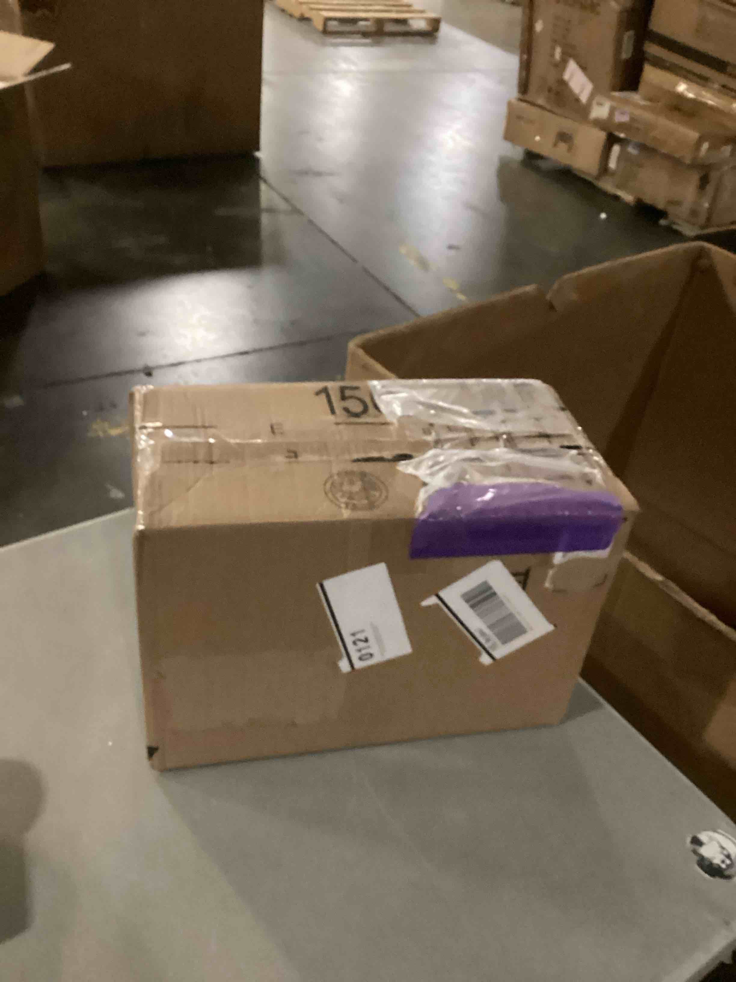 Condition photo showing Good Condition for ( different color ) Giana 1-Light Dimmable Vanity Light