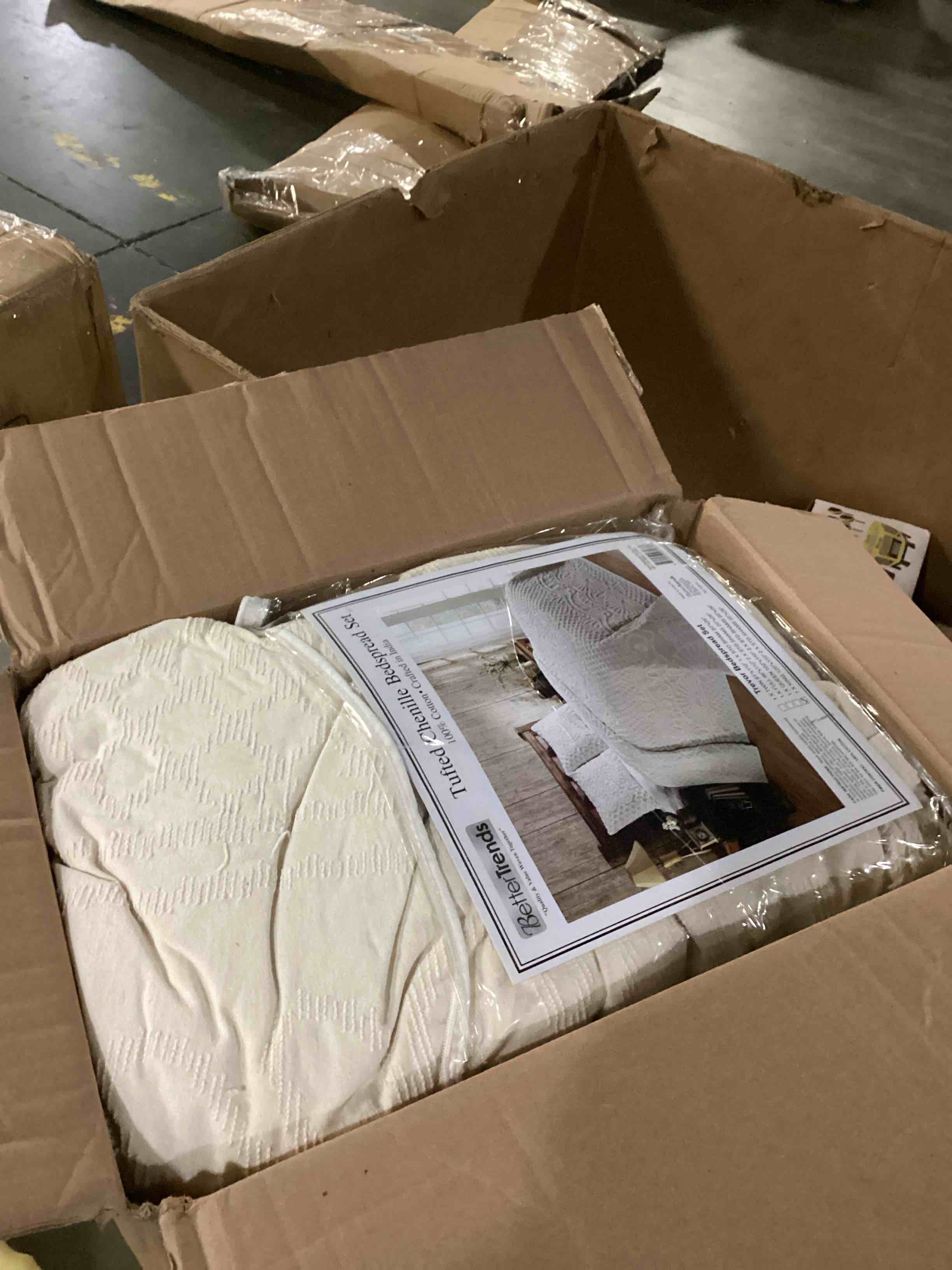 https://s3.amazonaws.com/lotting-images-prod/bidfta/BRN2738332_1750354405389.jpeg