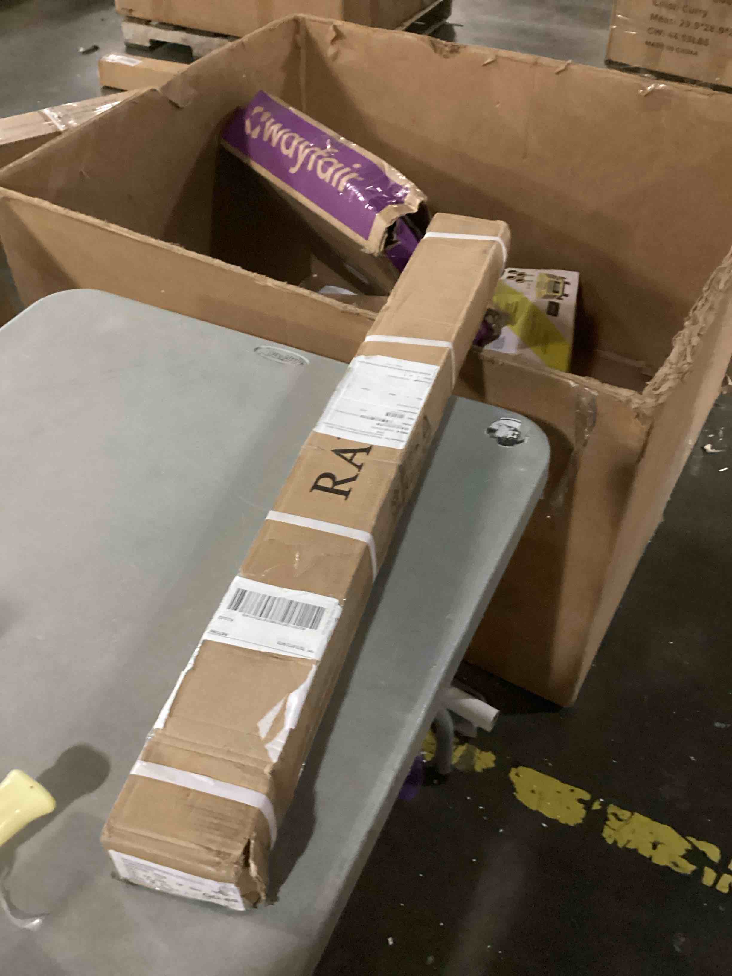 https://s3.amazonaws.com/lotting-images-prod/bidfta/BRN2738350_1750359912175.jpeg