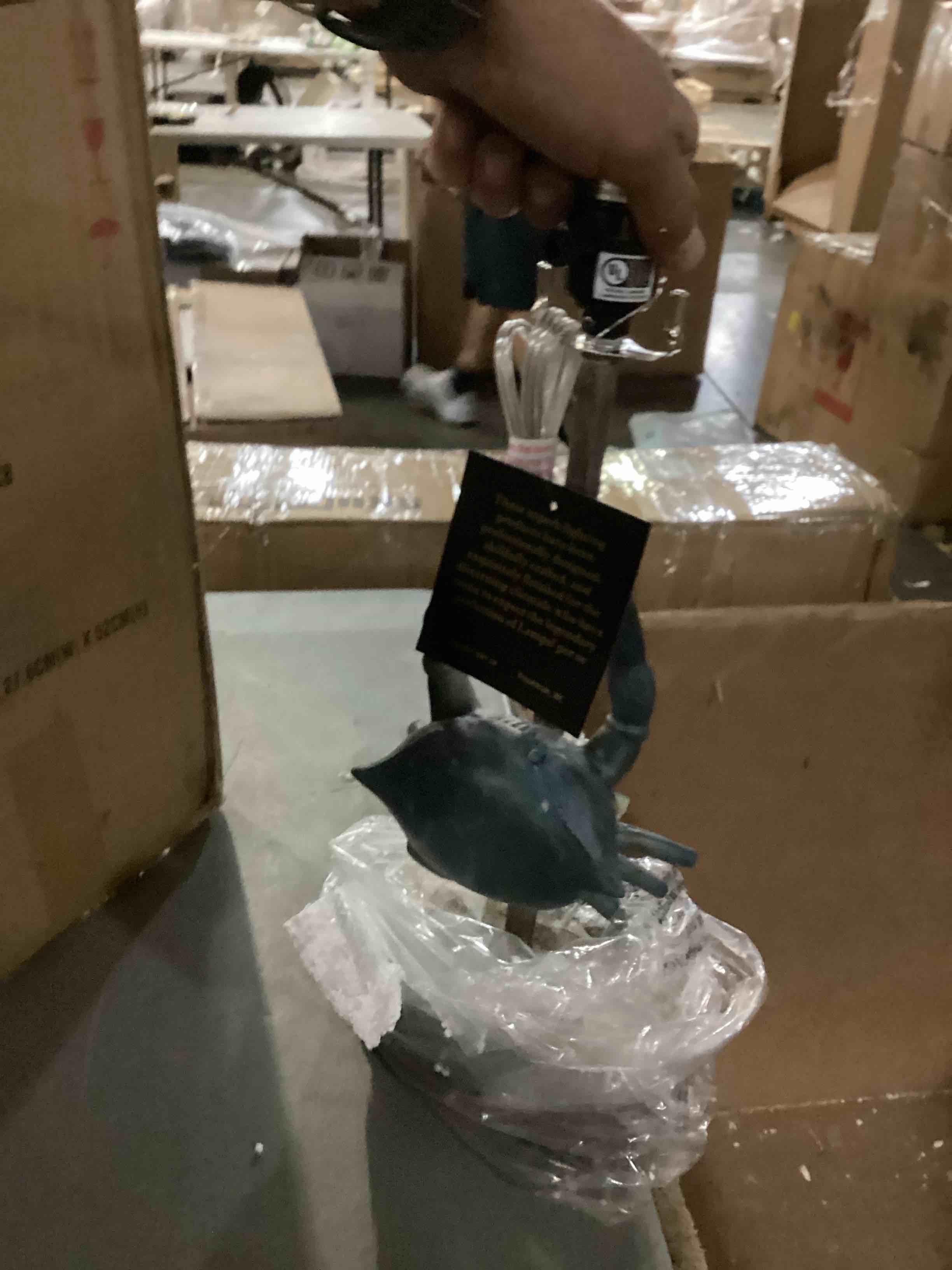 https://s3.amazonaws.com/lotting-images-prod/bidfta/BRN2738413_1750439619411.jpeg