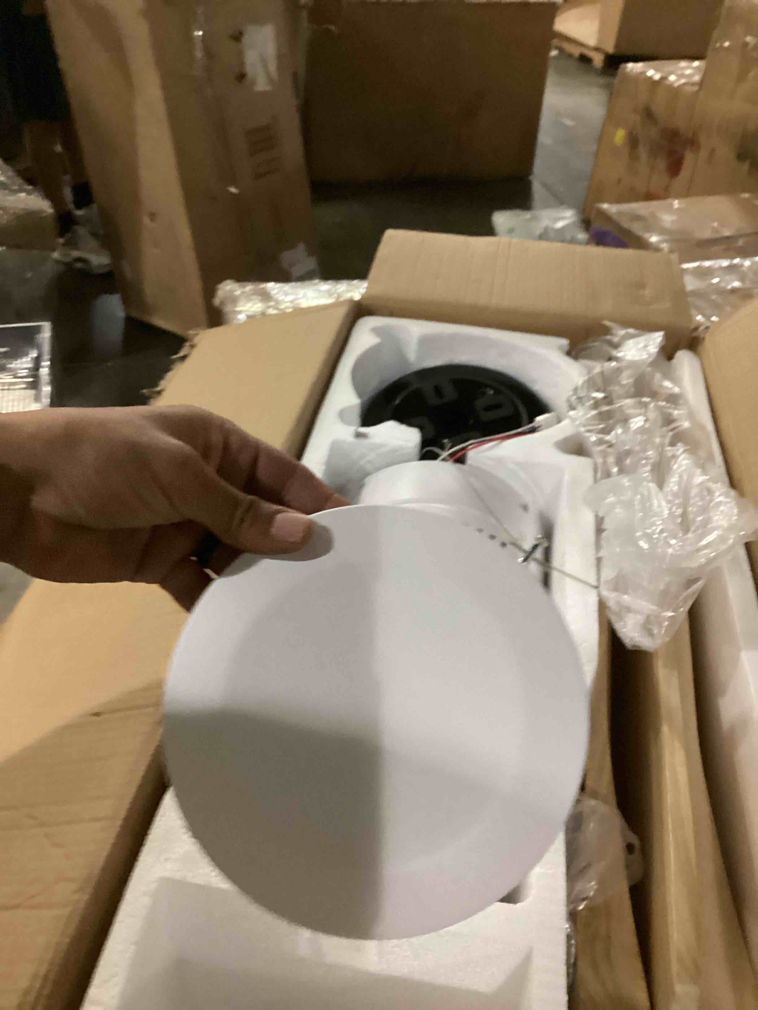 https://s3.amazonaws.com/lotting-images-prod/bidfta/BRN2738414_1750439962206.jpeg