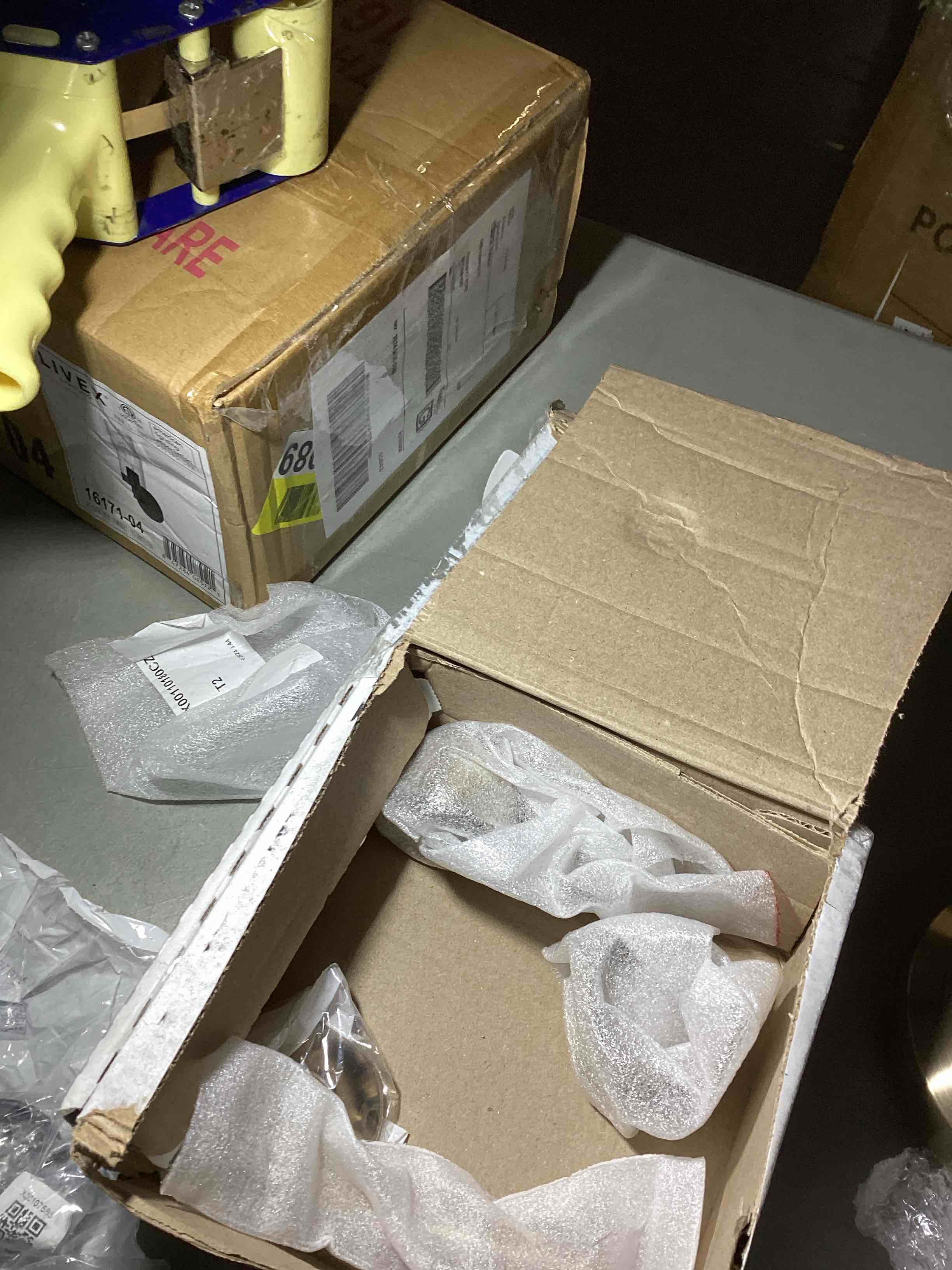 https://s3.amazonaws.com/lotting-images-prod/bidfta/BRN2738574_1750697286051.jpeg