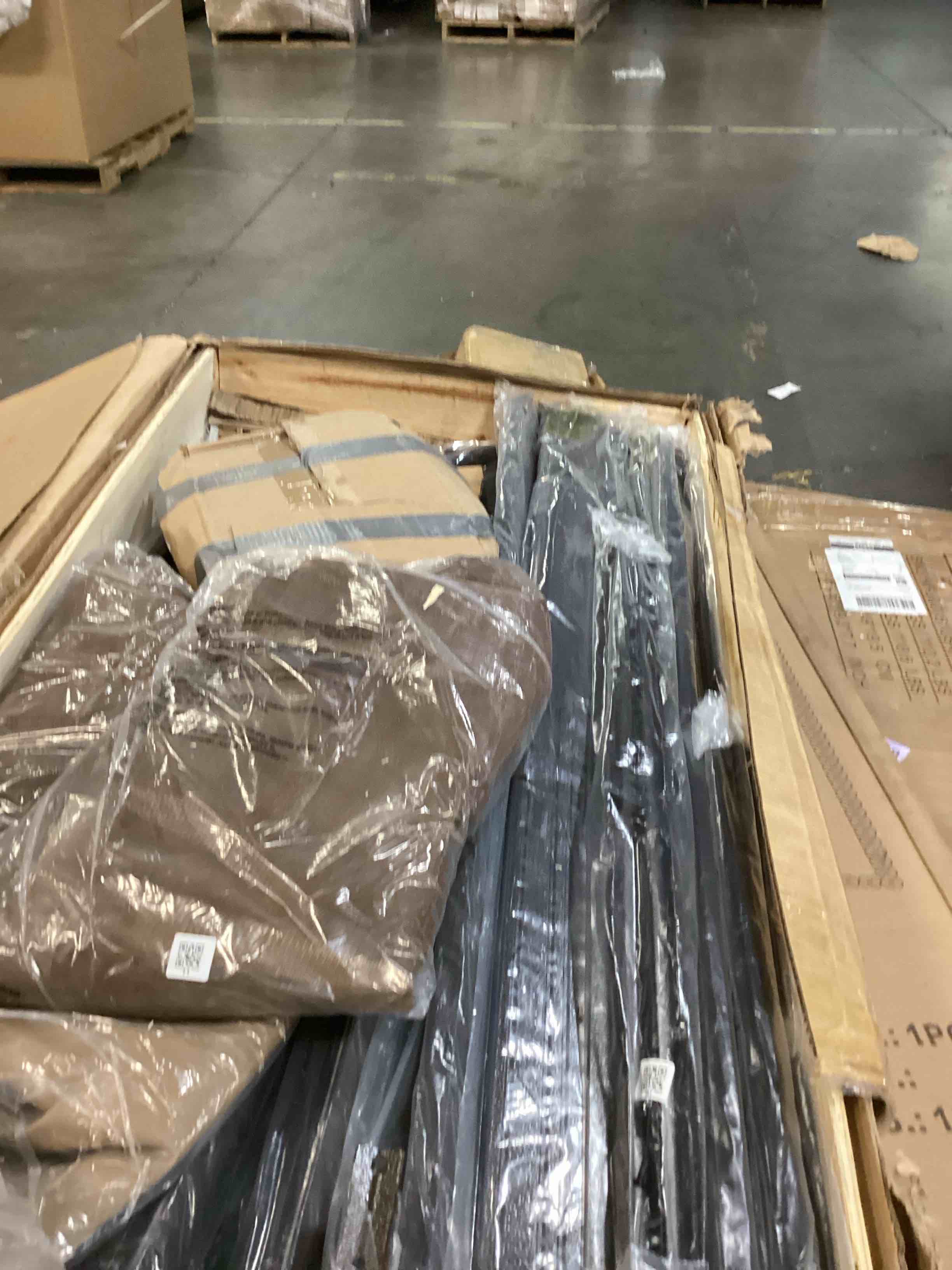 https://s3.amazonaws.com/lotting-images-prod/bidfta/BRN2739988_1753204128974.jpeg