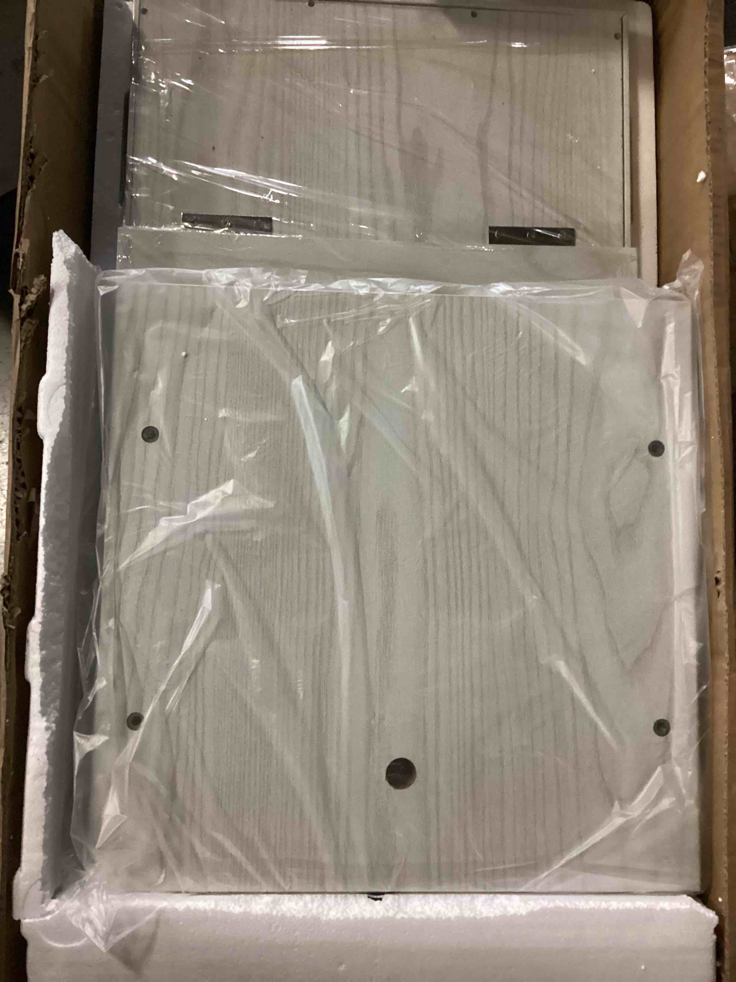 https://s3.amazonaws.com/lotting-images-prod/bidfta/BRN2740012_1751026652457.jpeg