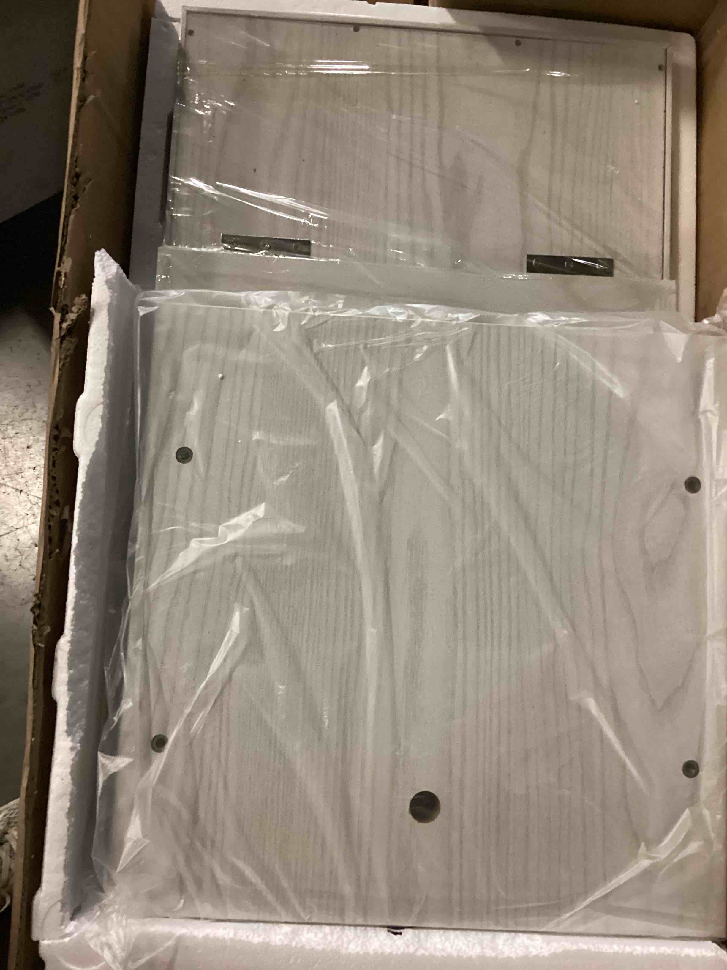 https://s3.amazonaws.com/lotting-images-prod/bidfta/BRN2740012_1751026654574.jpeg
