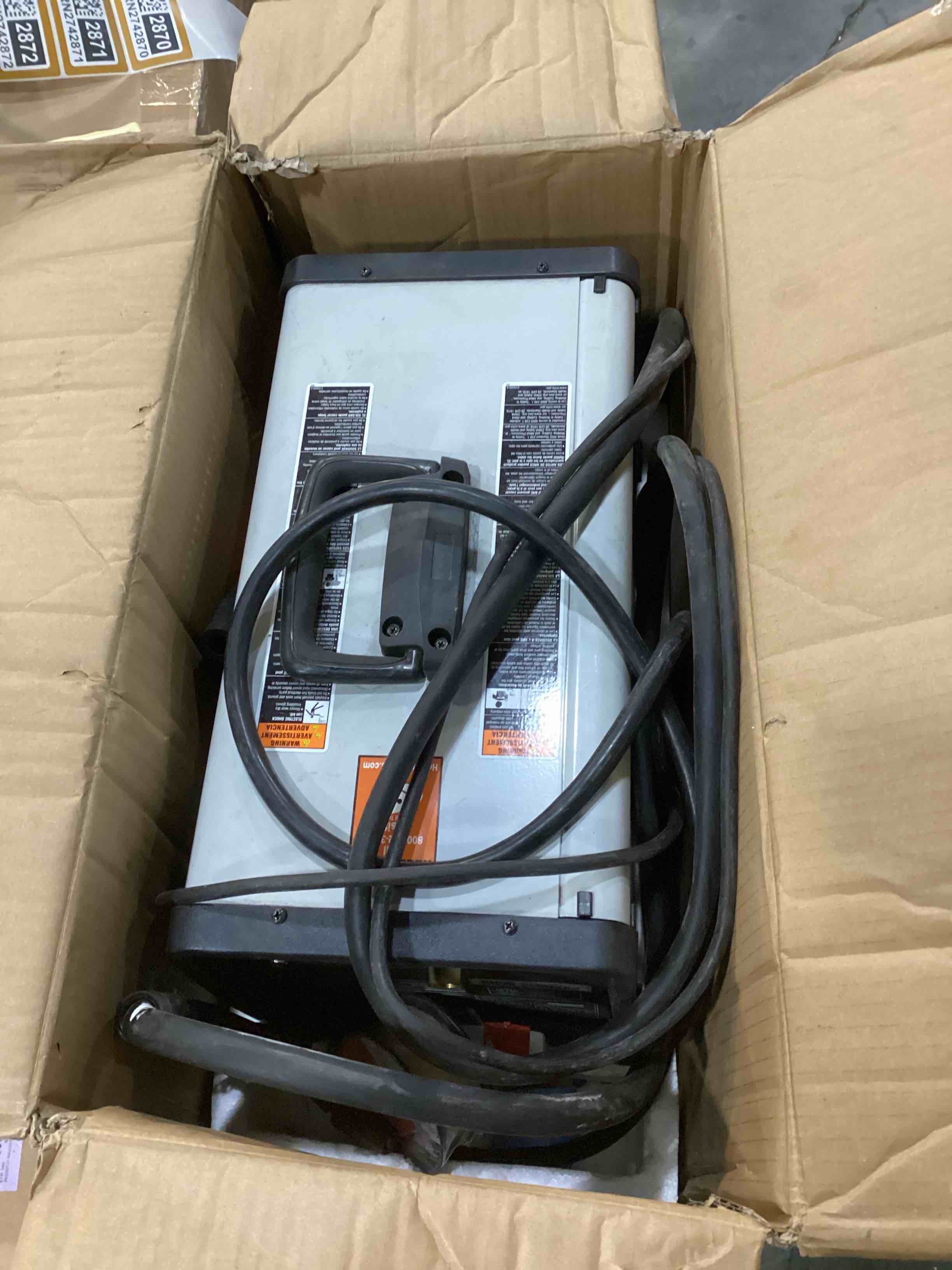 https://s3.amazonaws.com/lotting-images-prod/bidfta/BRN2742870_1757431221751.jpeg
