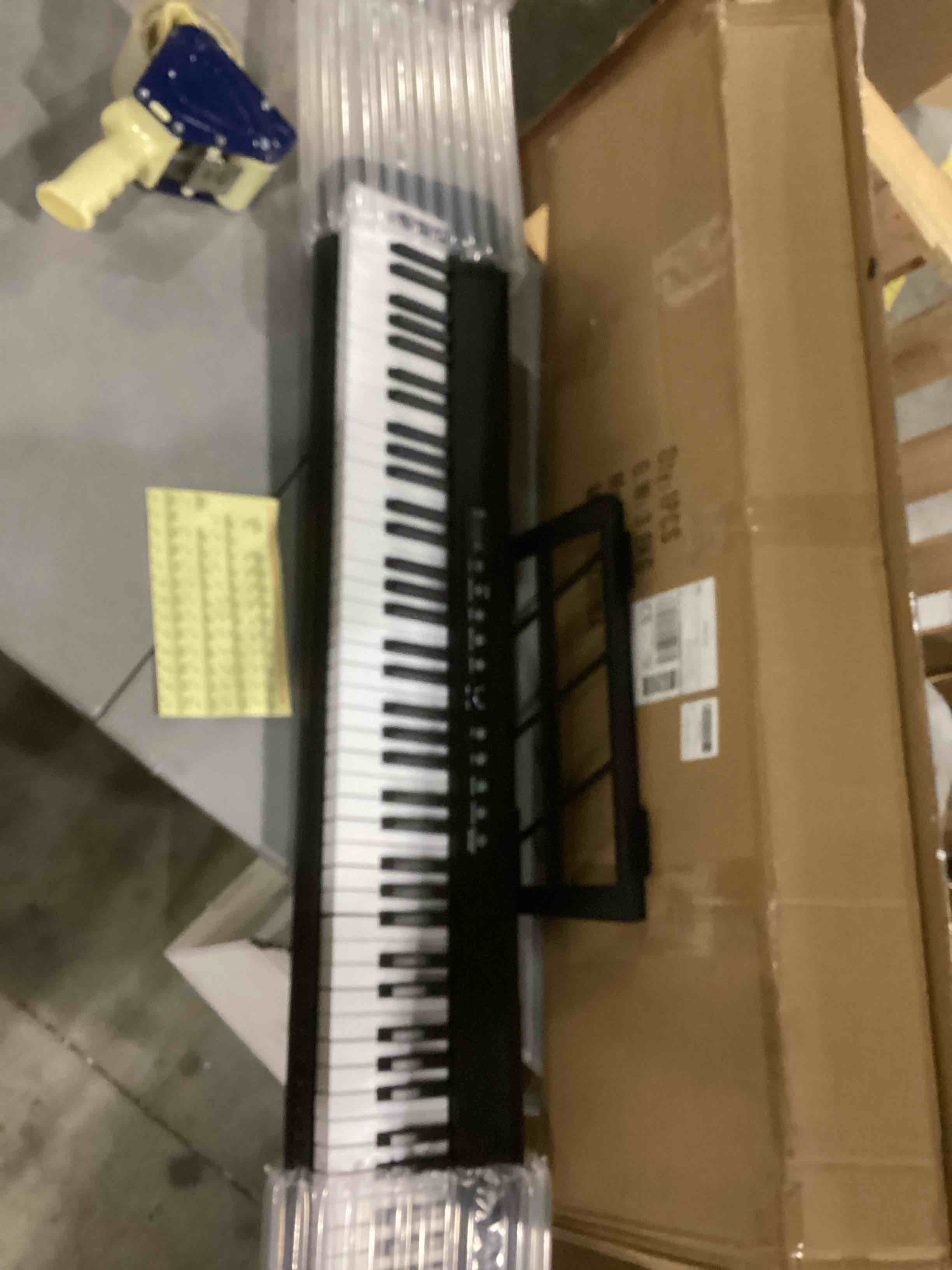 https://s3.amazonaws.com/lotting-images-prod/bidfta/BRN2743722_1751294622656.jpeg