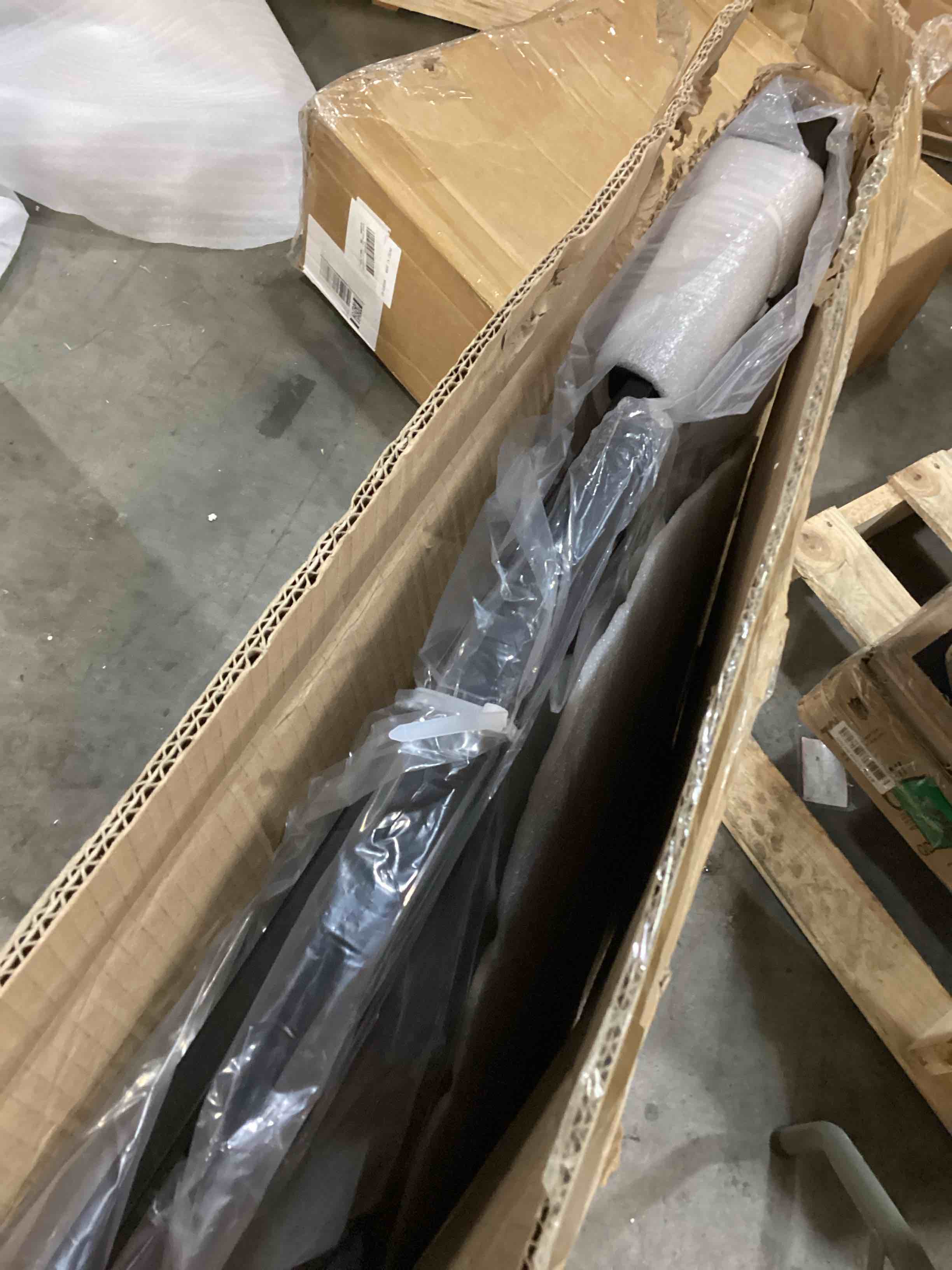 https://s3.amazonaws.com/lotting-images-prod/bidfta/BRN2748272_1756211421645.jpeg