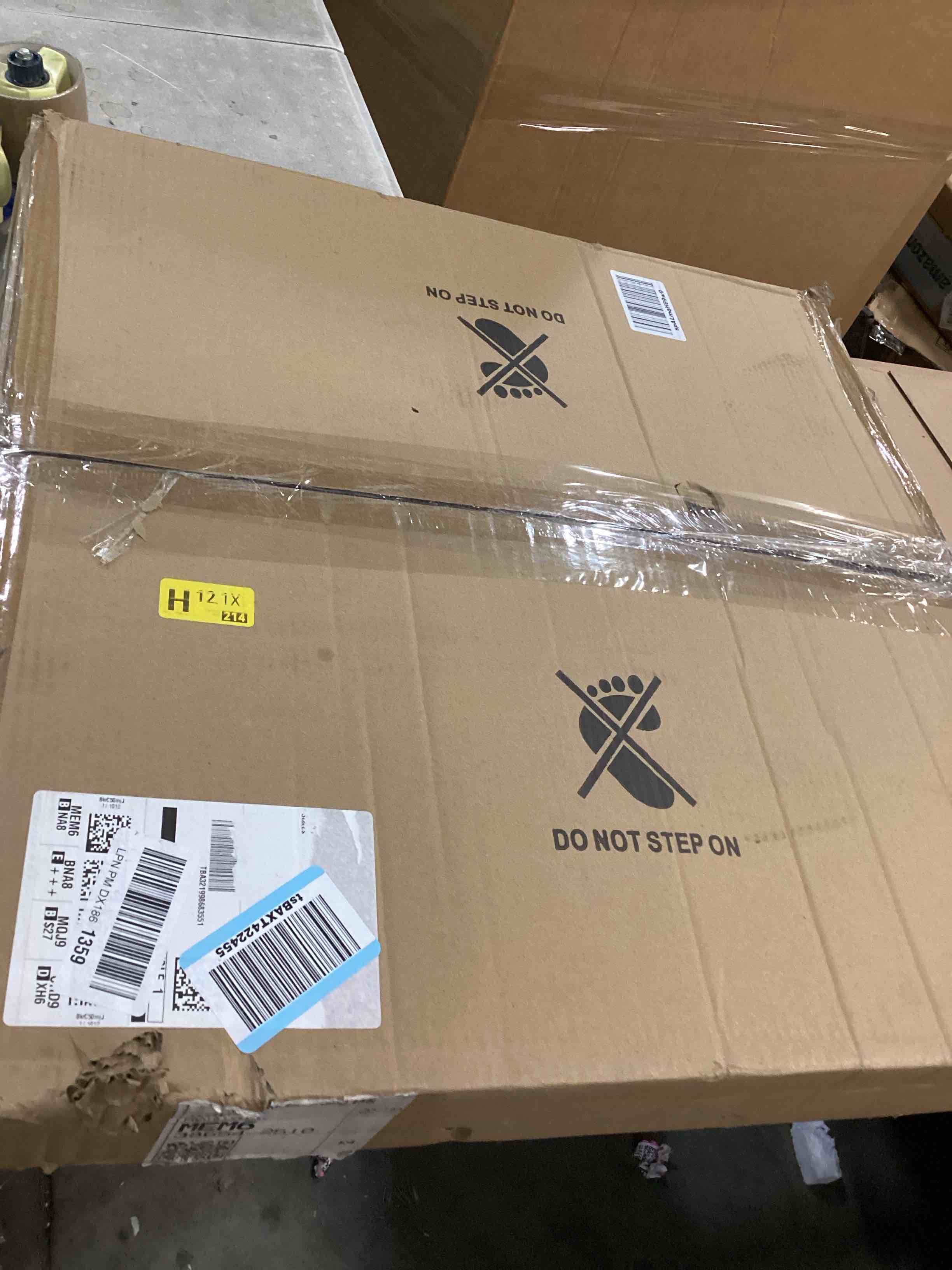 https://s3.amazonaws.com/lotting-images-prod/bidfta/BRN2748292_1756214320047.jpeg