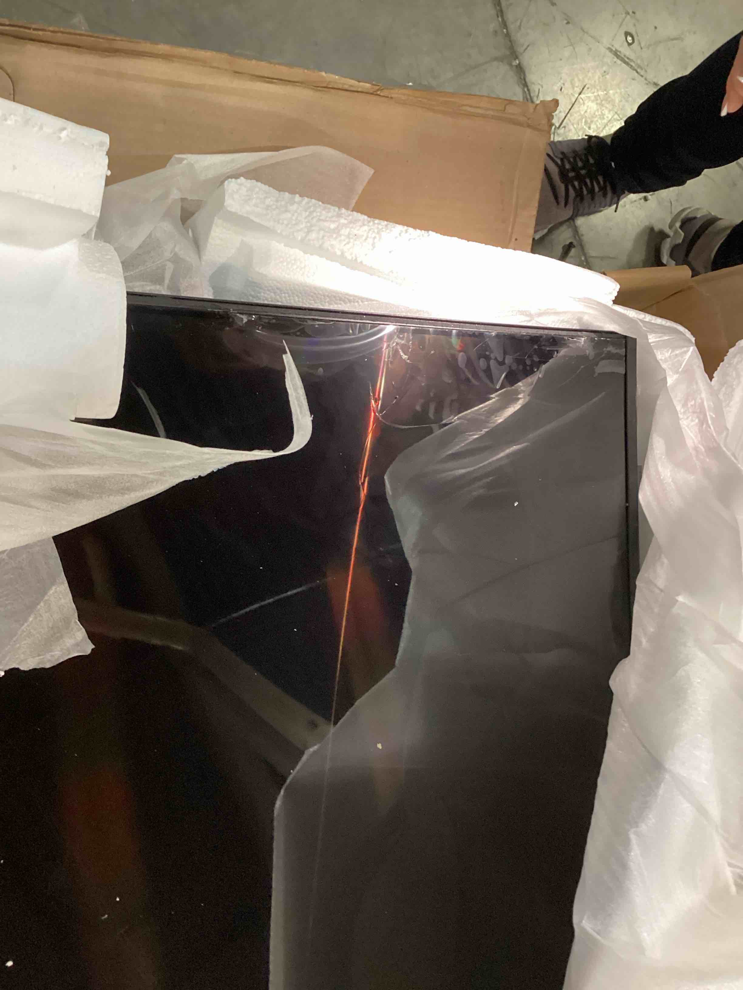 https://s3.amazonaws.com/lotting-images-prod/bidfta/BRN2748297_1756215024702.jpeg