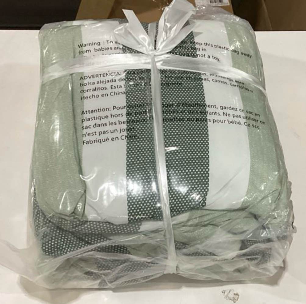 Condition photo showing New/Like New for litanika queen comforter set - 3 pieces stripe bedding comforter sets | olive green men fluffy lightweight soft colorblock down alternative all season bed set