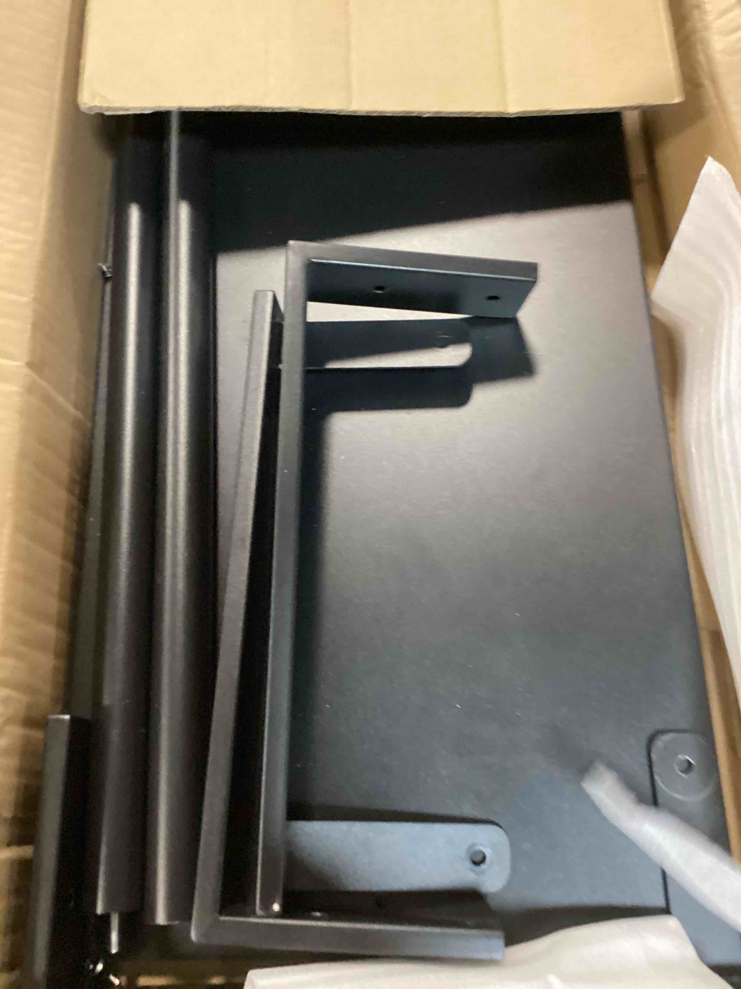 https://s3.amazonaws.com/lotting-images-prod/bidfta/BRN3212153_1750945087572.jpeg