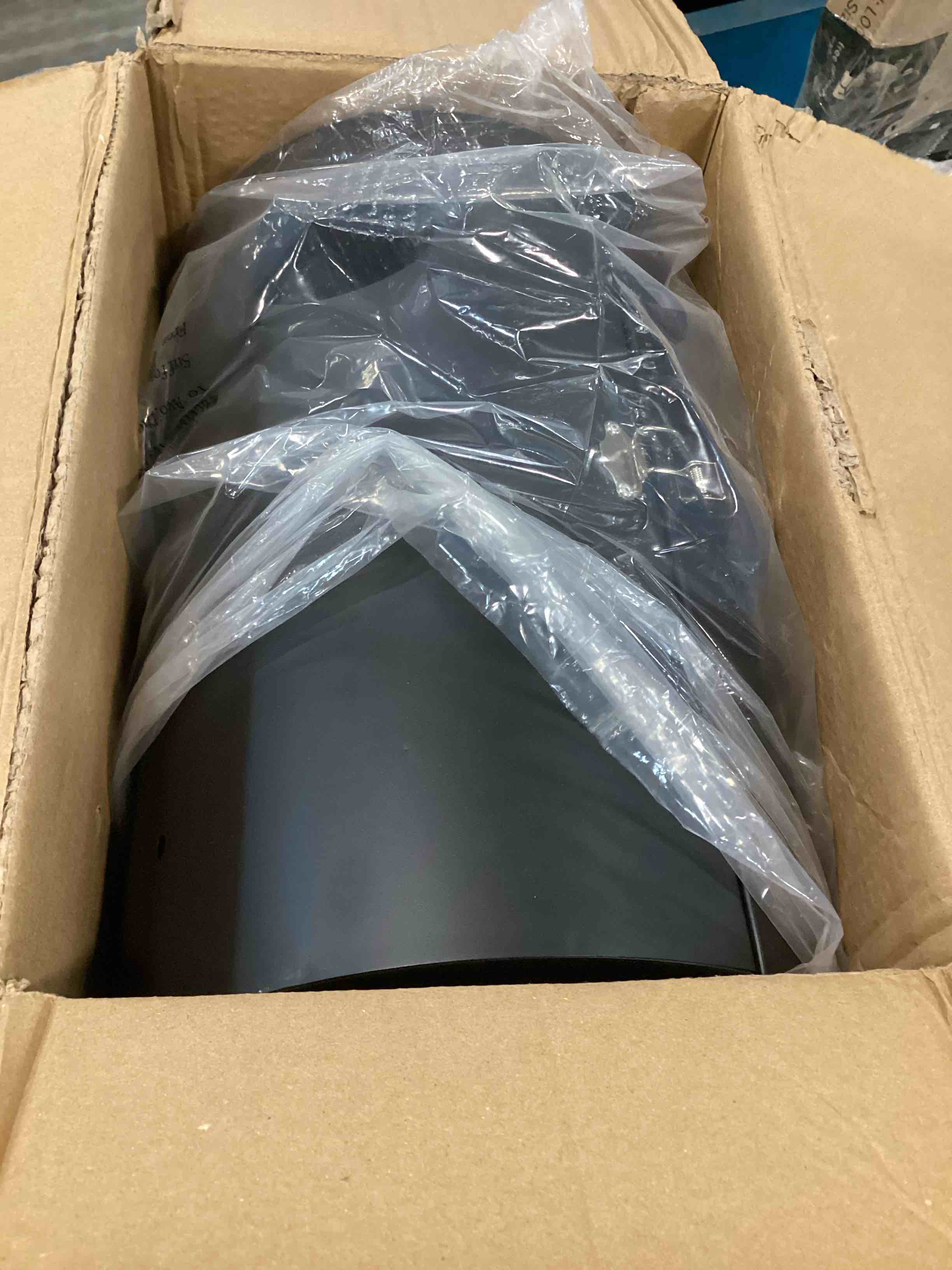 https://s3.amazonaws.com/lotting-images-prod/bidfta/BRN3221526_1750941919442.jpeg