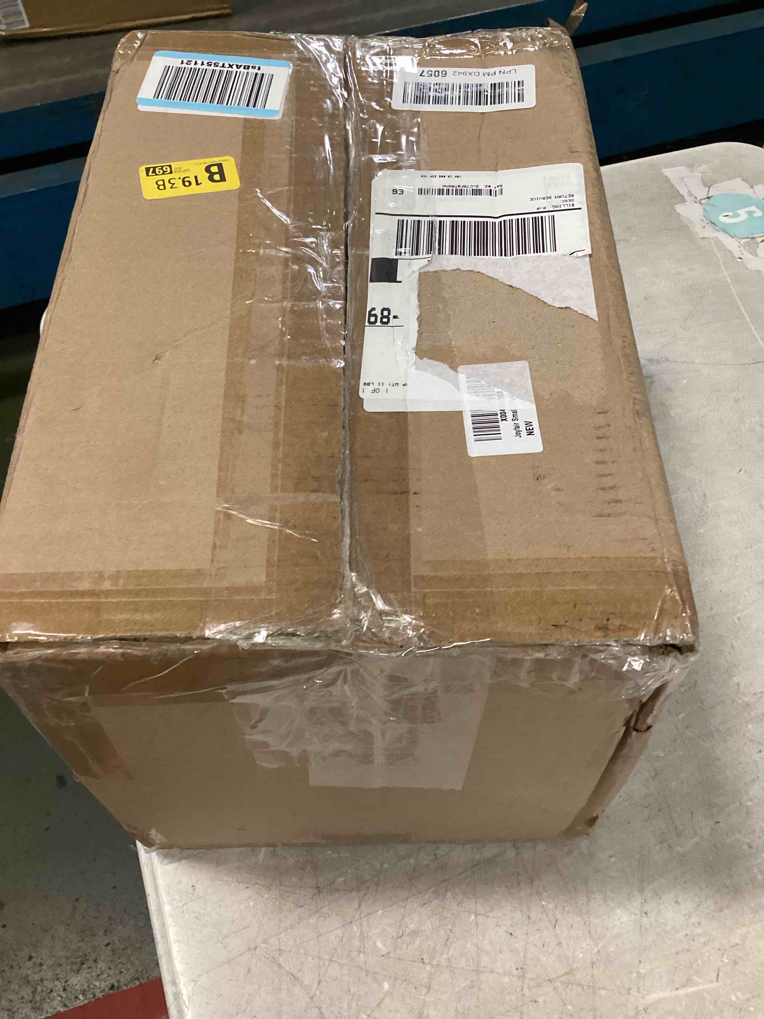 https://s3.amazonaws.com/lotting-images-prod/bidfta/BRN3221526_1750941932736.jpeg