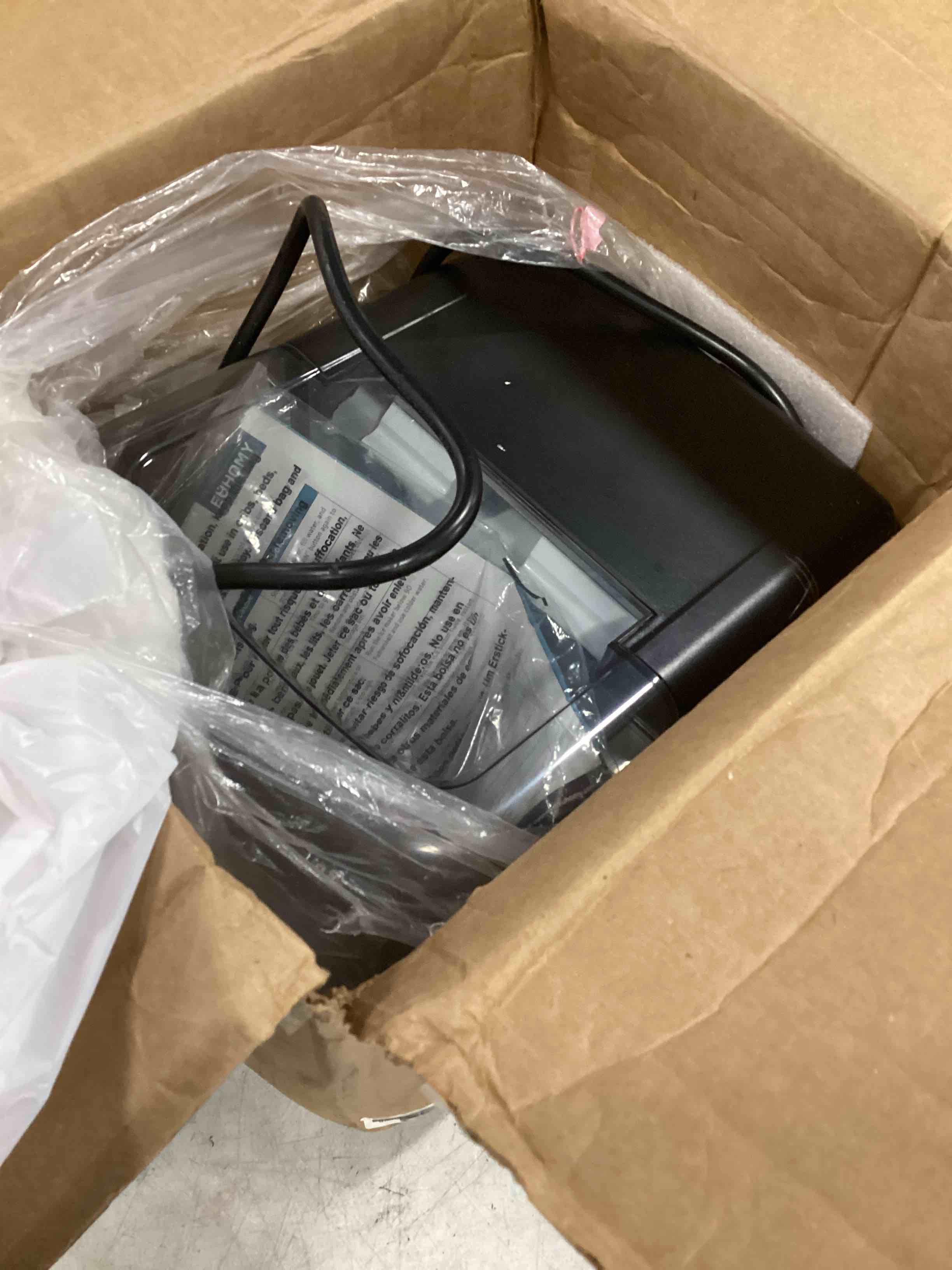 https://s3.amazonaws.com/lotting-images-prod/bidfta/BRN3223676_1751026202557.jpeg