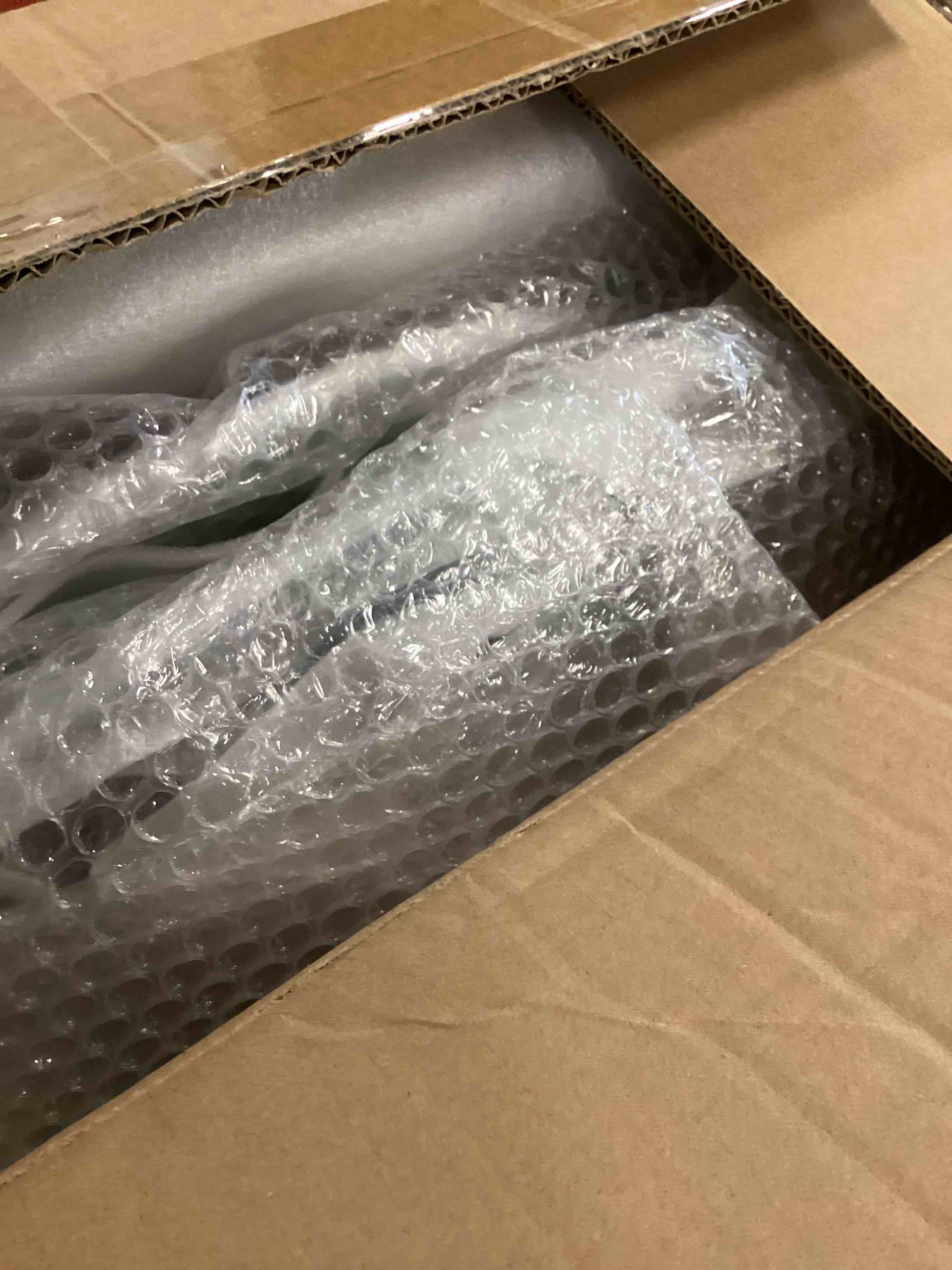 https://s3.amazonaws.com/lotting-images-prod/bidfta/BRN3229255_1750276992659.jpeg
