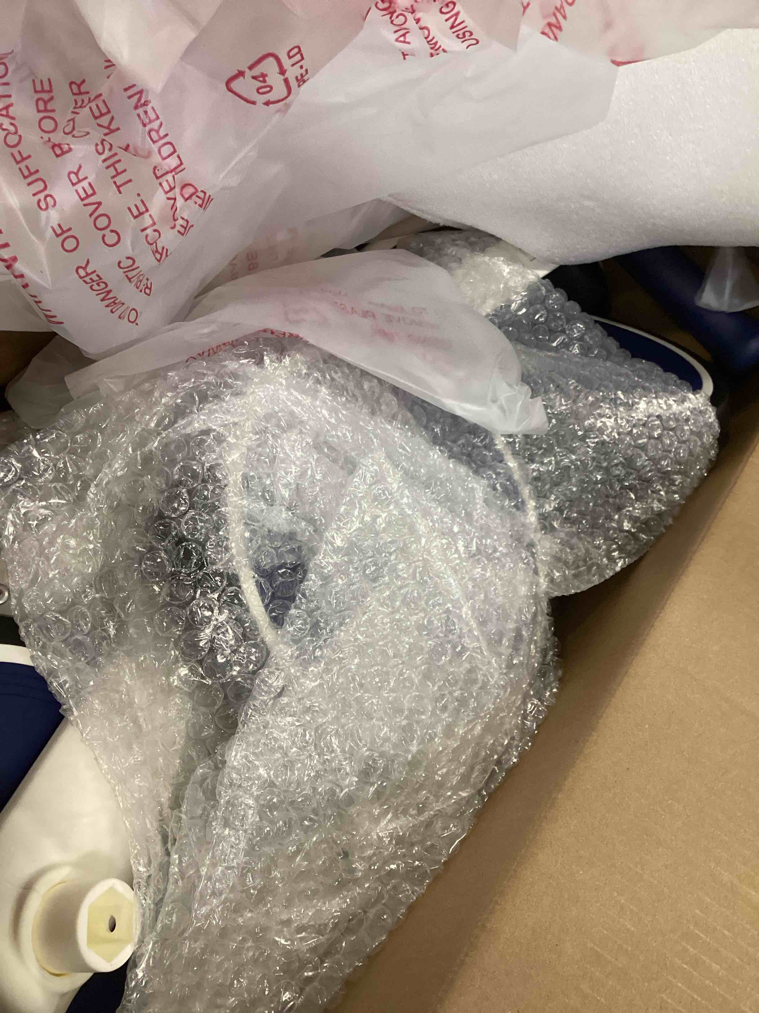 https://s3.amazonaws.com/lotting-images-prod/bidfta/BRN3230860_1751030193807.jpeg